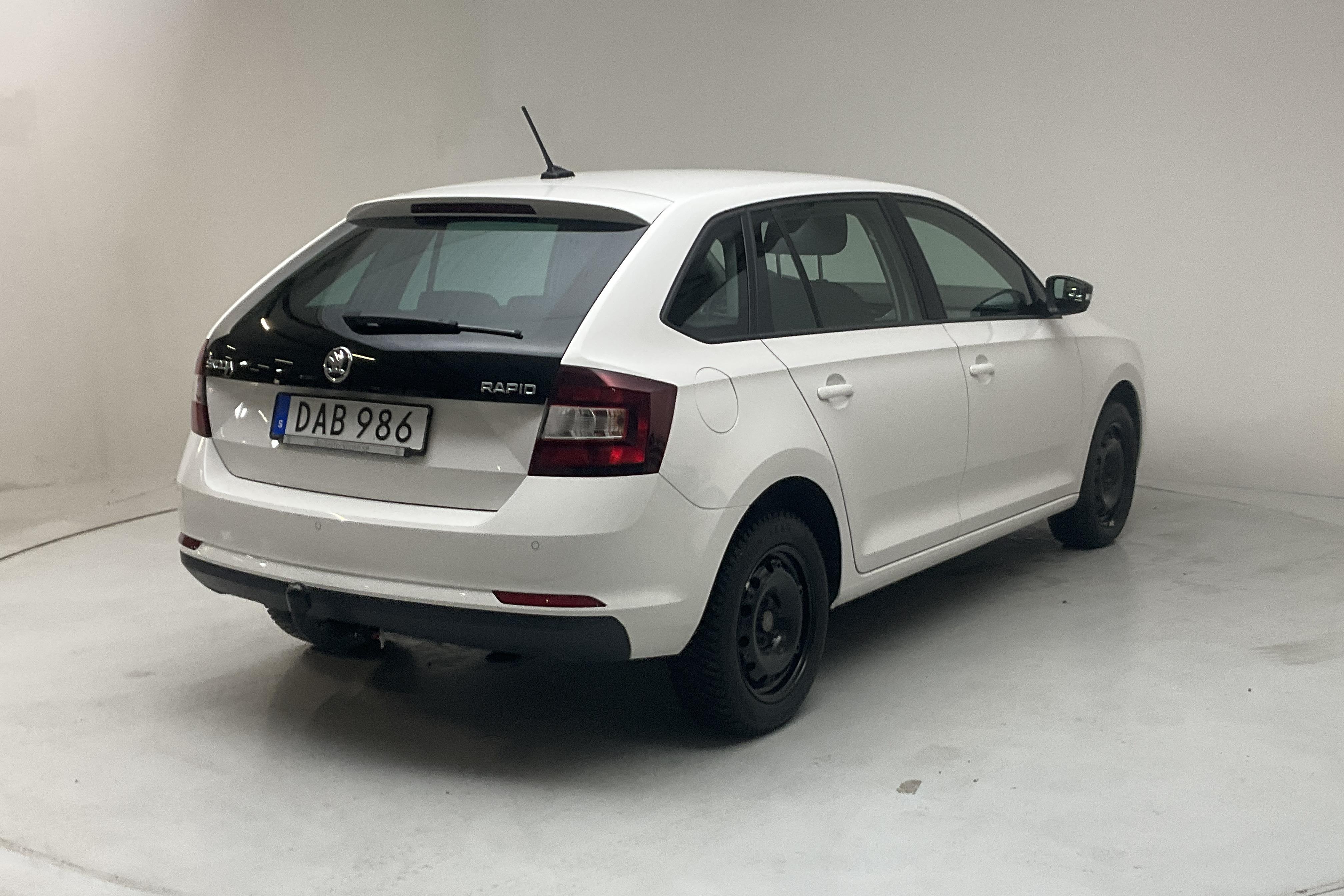 Skoda Rapid 1.4 TDI Spaceback (90hk) - 4 568 mil - Manuell - vit - 2018