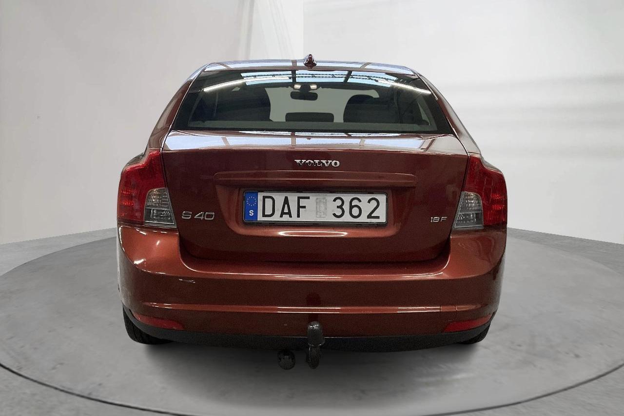 Volvo S40 1.8F (125hk) - 180 420 km - Käsitsi - punane - 2008