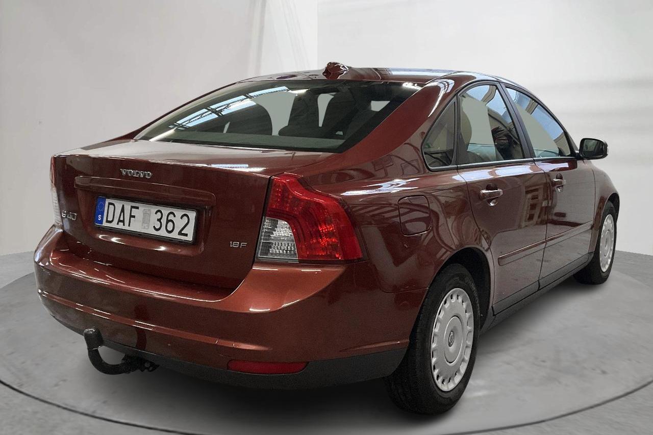 Volvo S40 1.8F (125hk) - 180 420 km - Käsitsi - punane - 2008