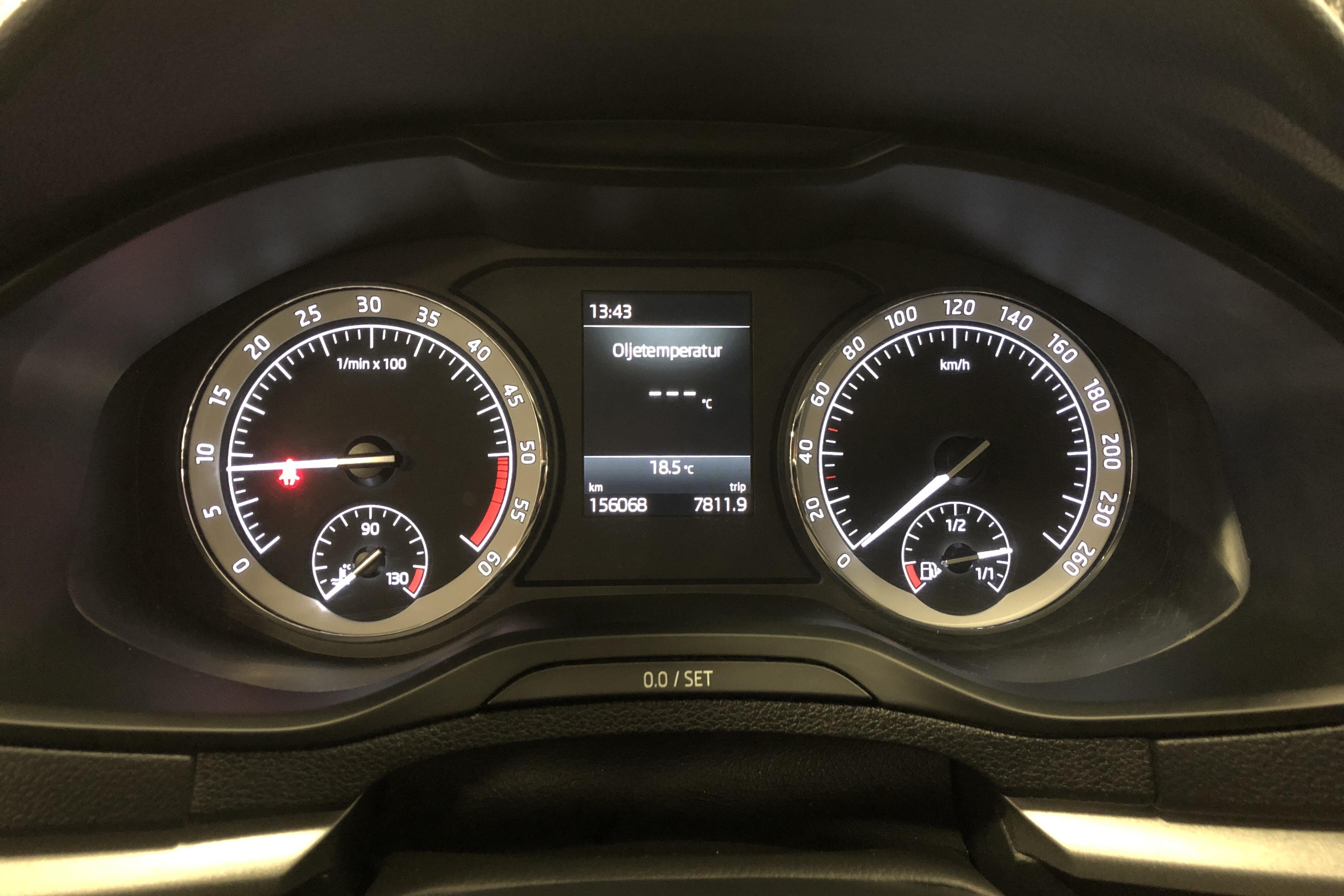 Skoda Karoq 2.0 TDI 4X4 (150hk) - 156 080 km - Manualna - biały - 2019