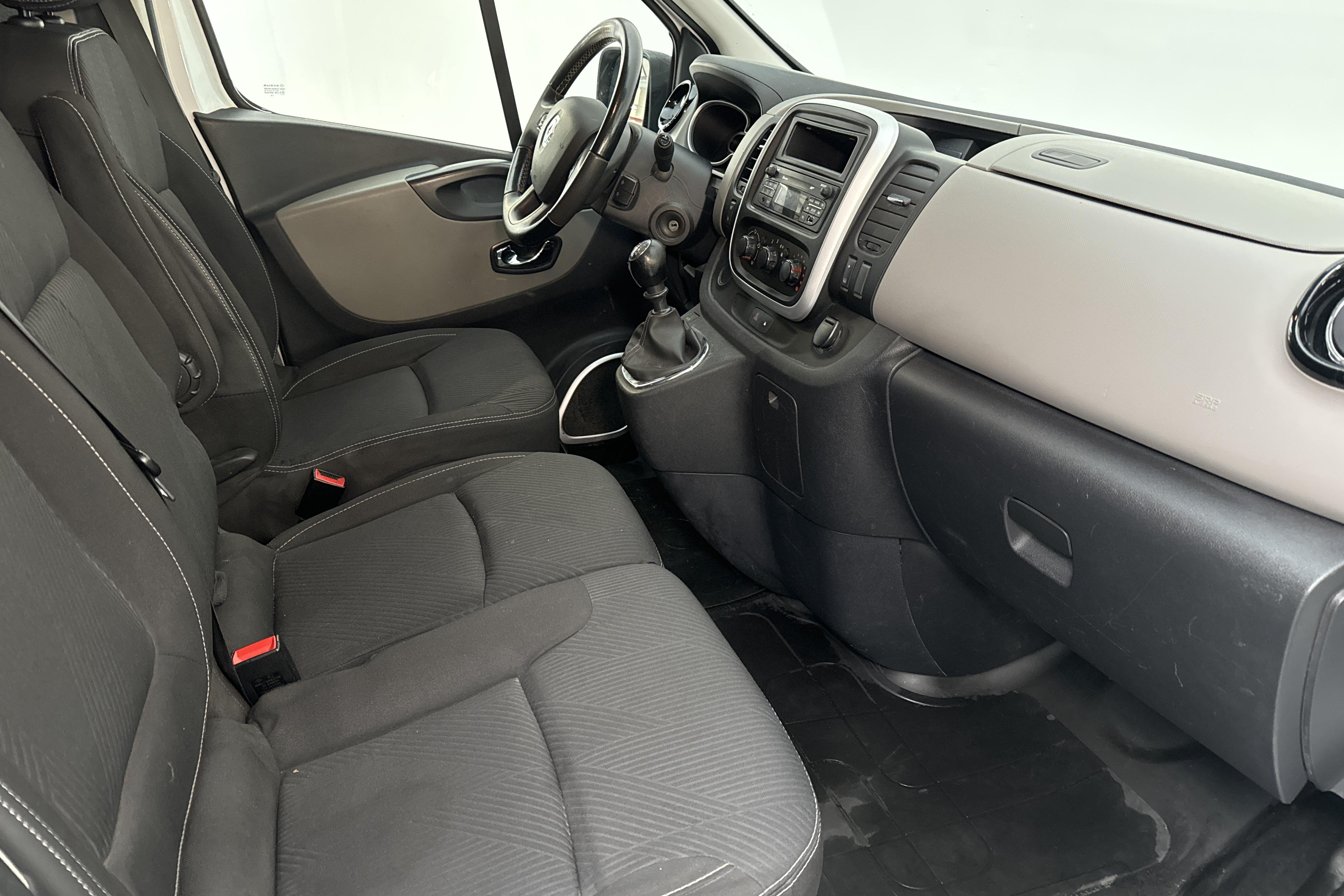 Renault Trafic 1.6 dCi Skåp (125hk) - 114 730 km - Manualna - biały - 2017