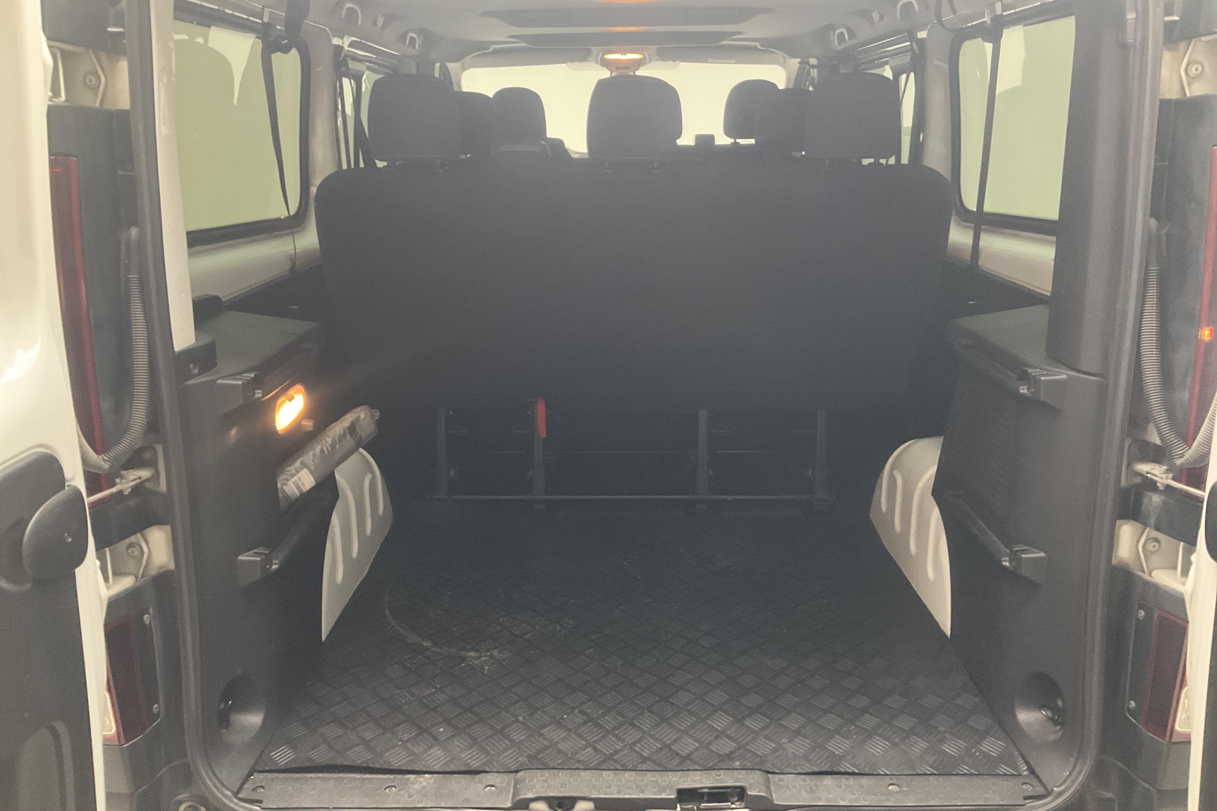 Renault Trafic Kombi 1.6 dCi (125hk) - 79 490 km - Manualna - biały - 2018