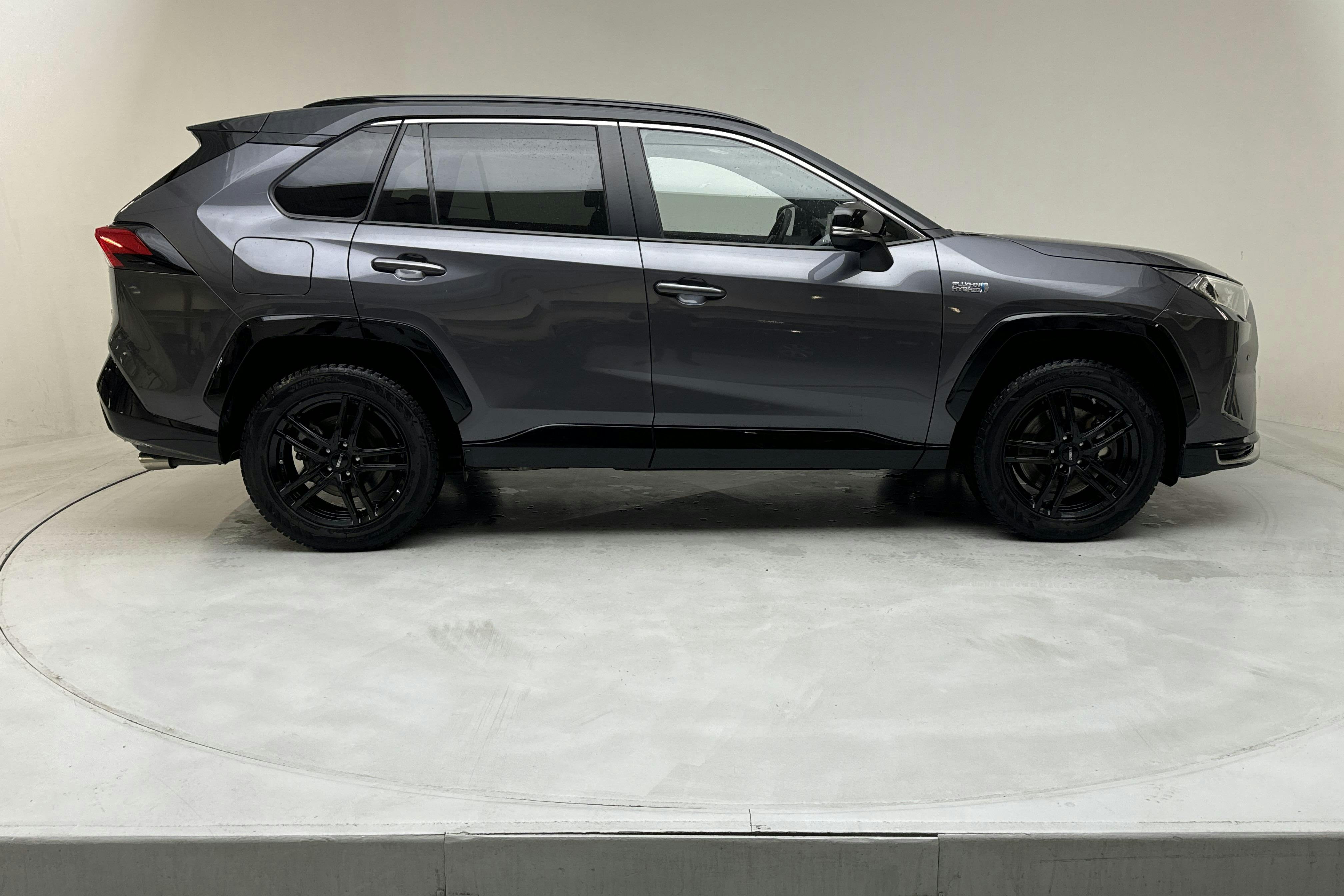 Toyota RAV4 2.5 Plug-in Hybrid AWD (306hk) - 61 300 km - Automatyczna - szary - 2021