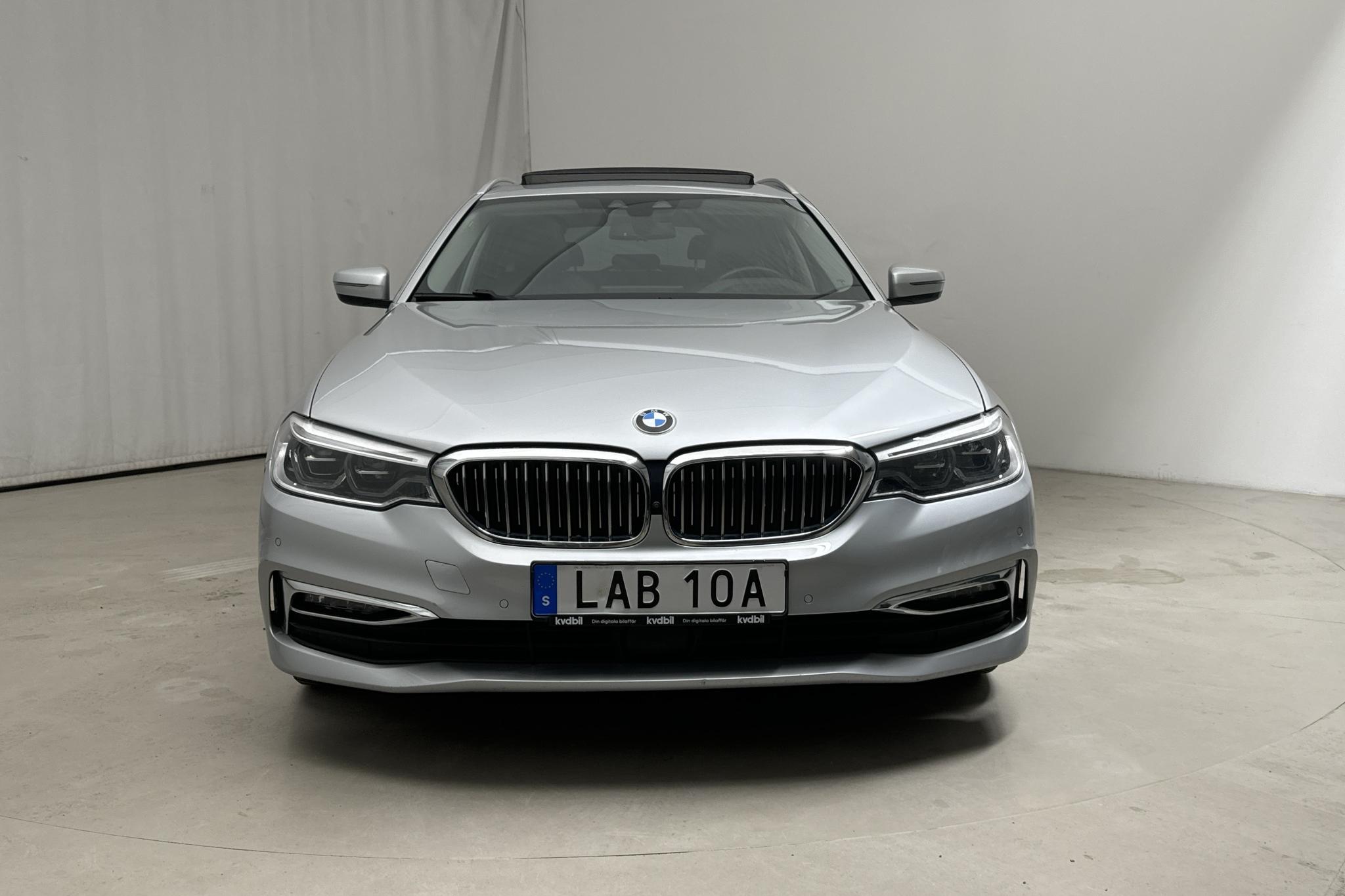 BMW 540i xDrive Touring, G31 (340hk) - 9 186 mil - Automat - Light Grey - 2019