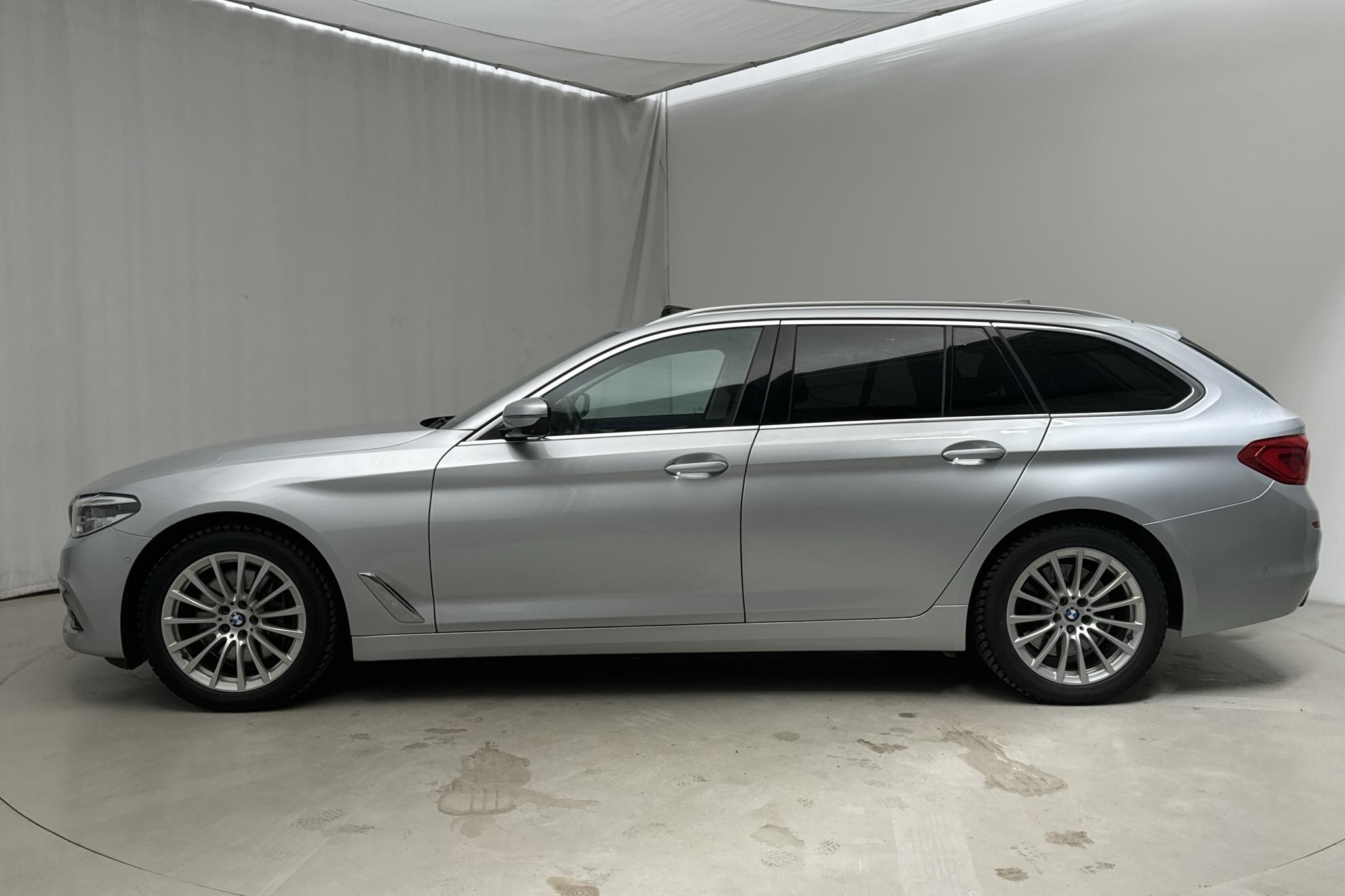 BMW 540i xDrive Touring, G31 (340hk) - 9 186 mil - Automat - Light Grey - 2019