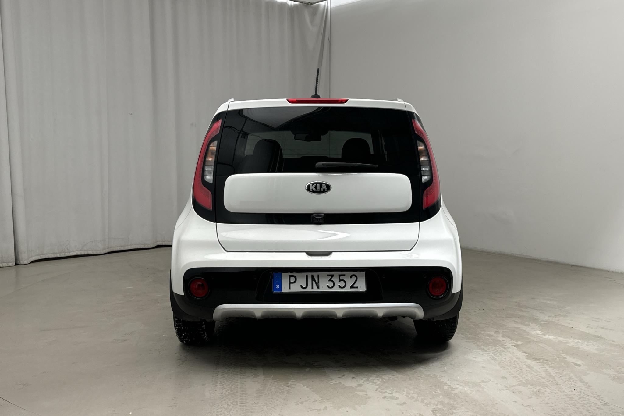 KIA Soul 1.6 CRDi (136hk) - 12 423 mil - Automat - vit - 2017