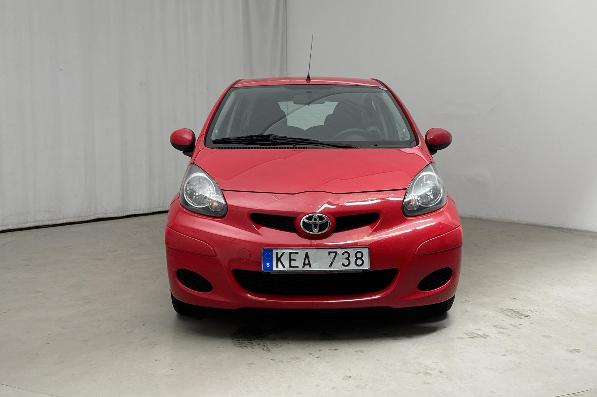 Toyota Aygo 1.0 VVT-i 5dr (68hk) - 157 700 km - Manual - red - 2010