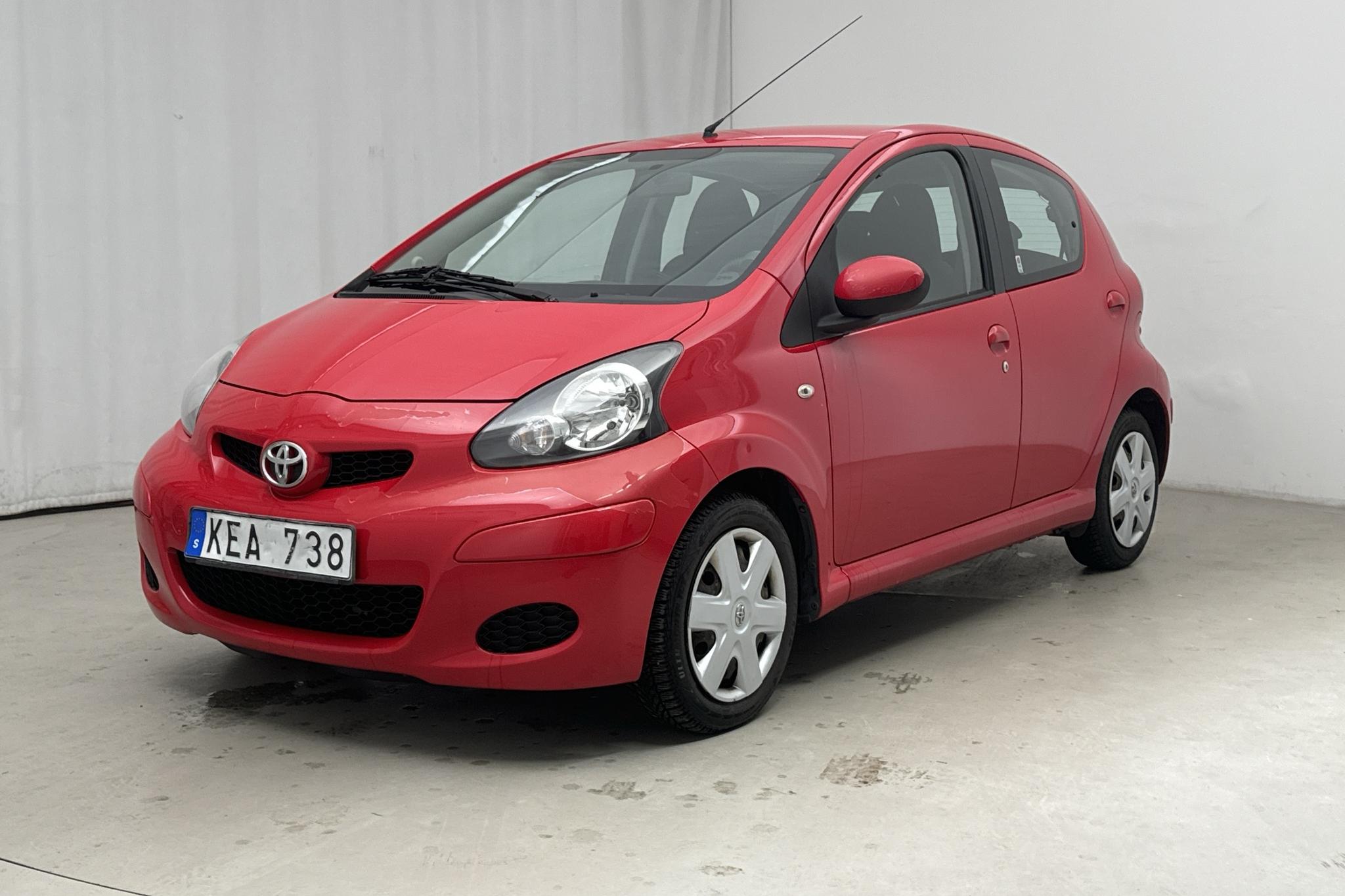 Toyota Aygo 1.0 VVT-i 5dr (68hk) - 157 700 km - Manual - red - 2010