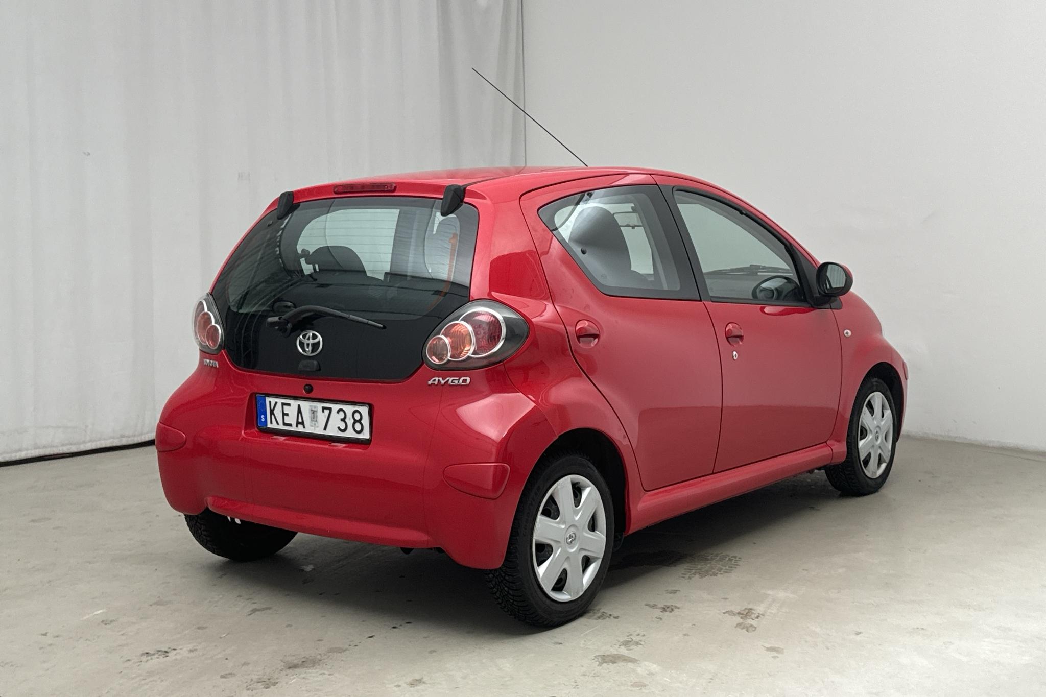 Toyota Aygo 1.0 VVT-i 5dr (68hk) - 157 700 km - Manual - red - 2010