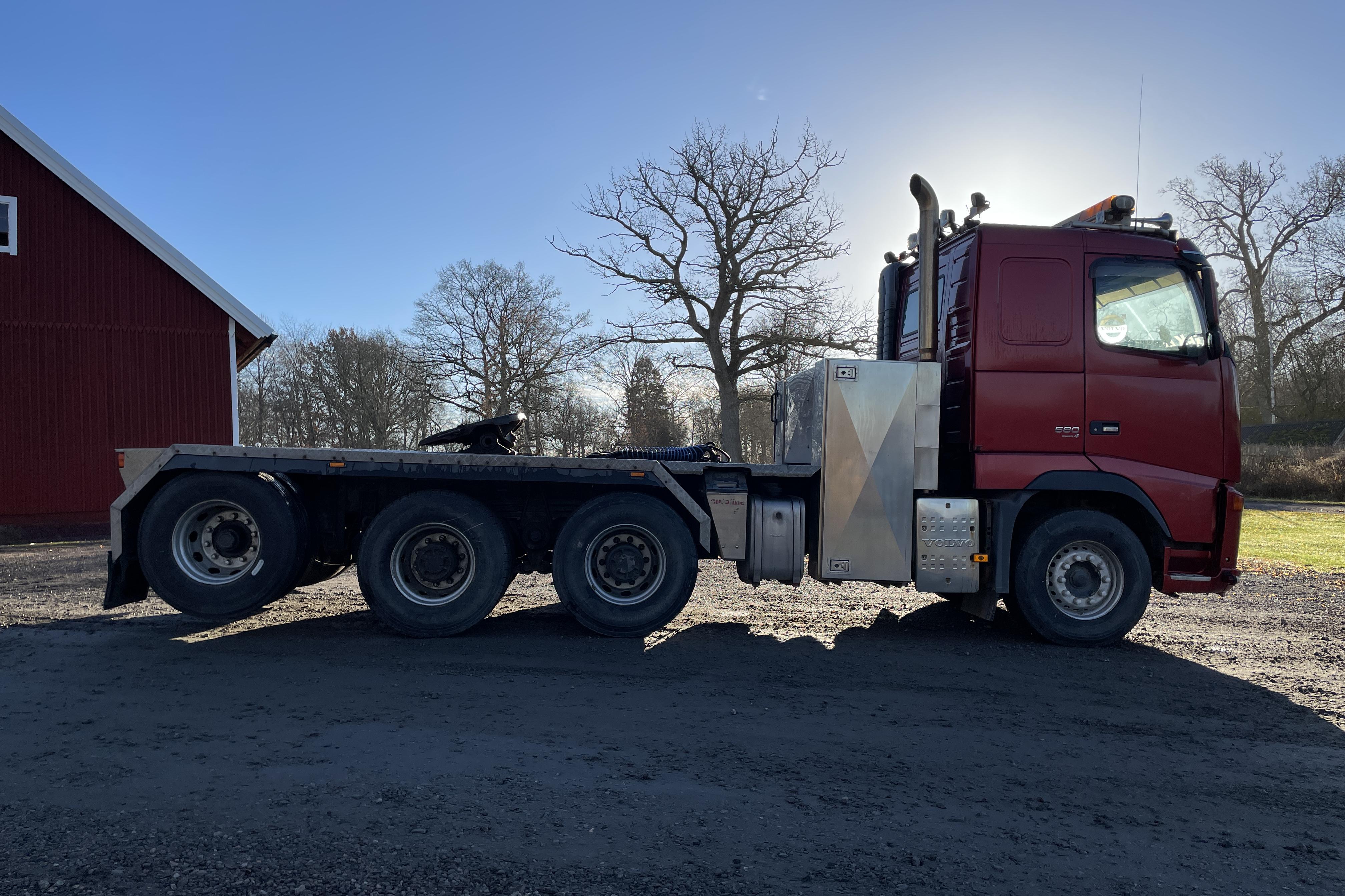 VOLVO FH16-34 8X4 - 801 158 km - Automatyczna - czerwony - 2006