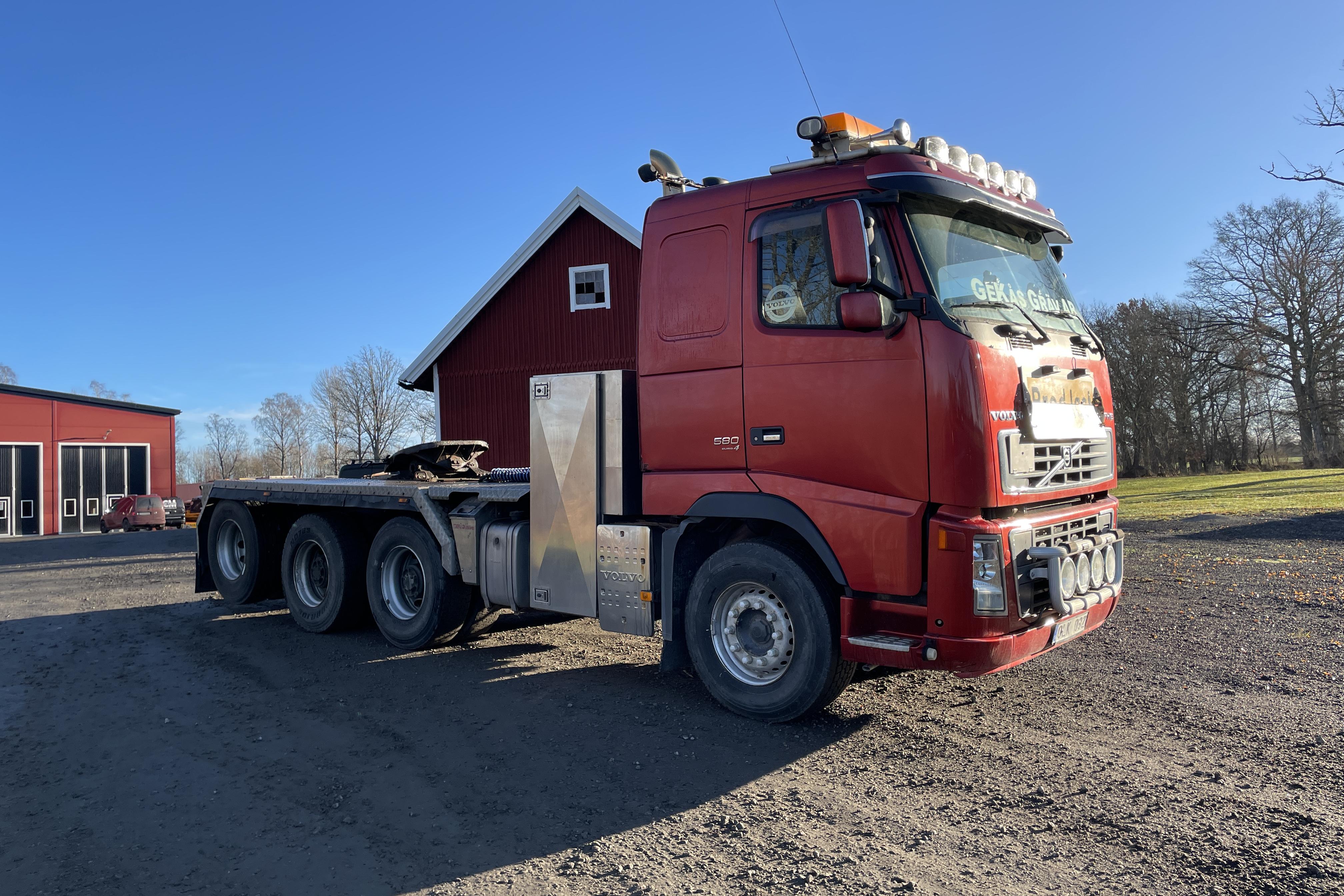 VOLVO FH16-34 8X4 - 801 158 km - Automatyczna - czerwony - 2006