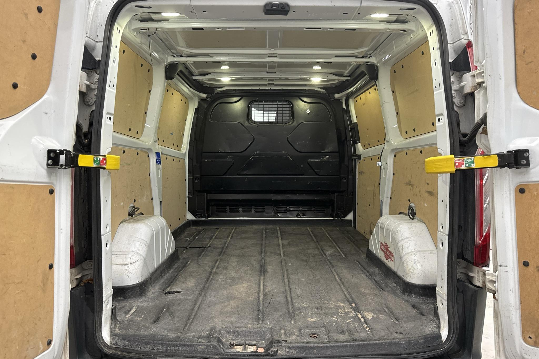 Ford Transit Custom 270 (105hk) - 151 630 km - Manuaalinen - valkoinen - 2017