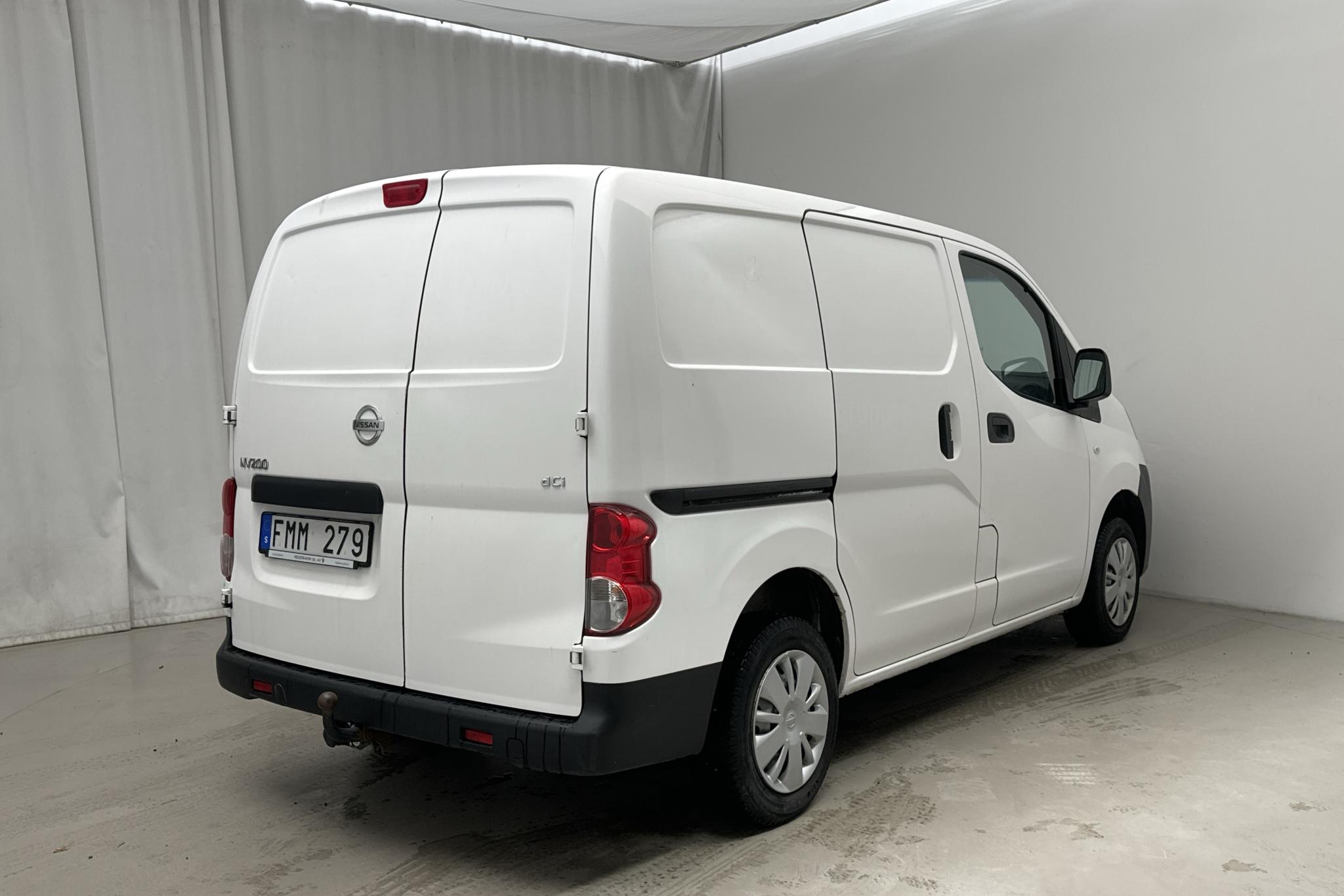 Nissan NV200 1.5 dCi Skåp (90hk) - 117 270 km - Manualna - biały - 2013