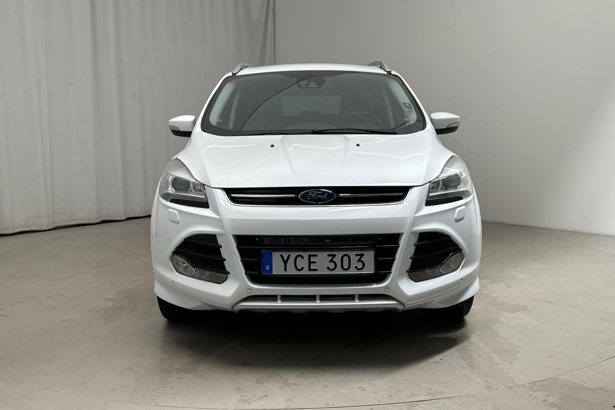 Ford Kuga 2.0 TDCi AWD (150hk) - 148 200 km - Automatic - white - 2016