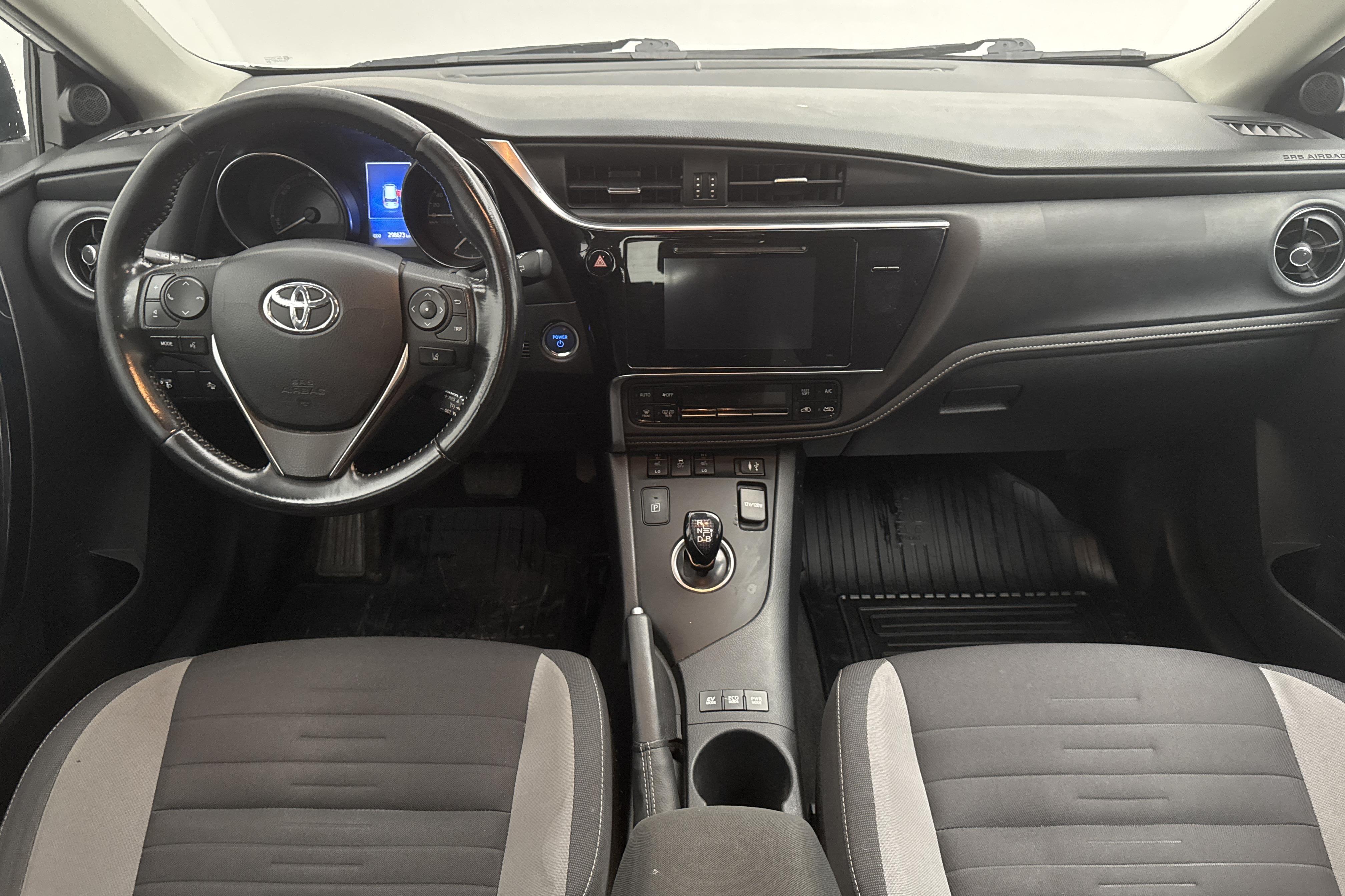 Toyota Auris 1.8 HSD Touring Sports (99hk) - 298 670 km - Automatic - white - 2018