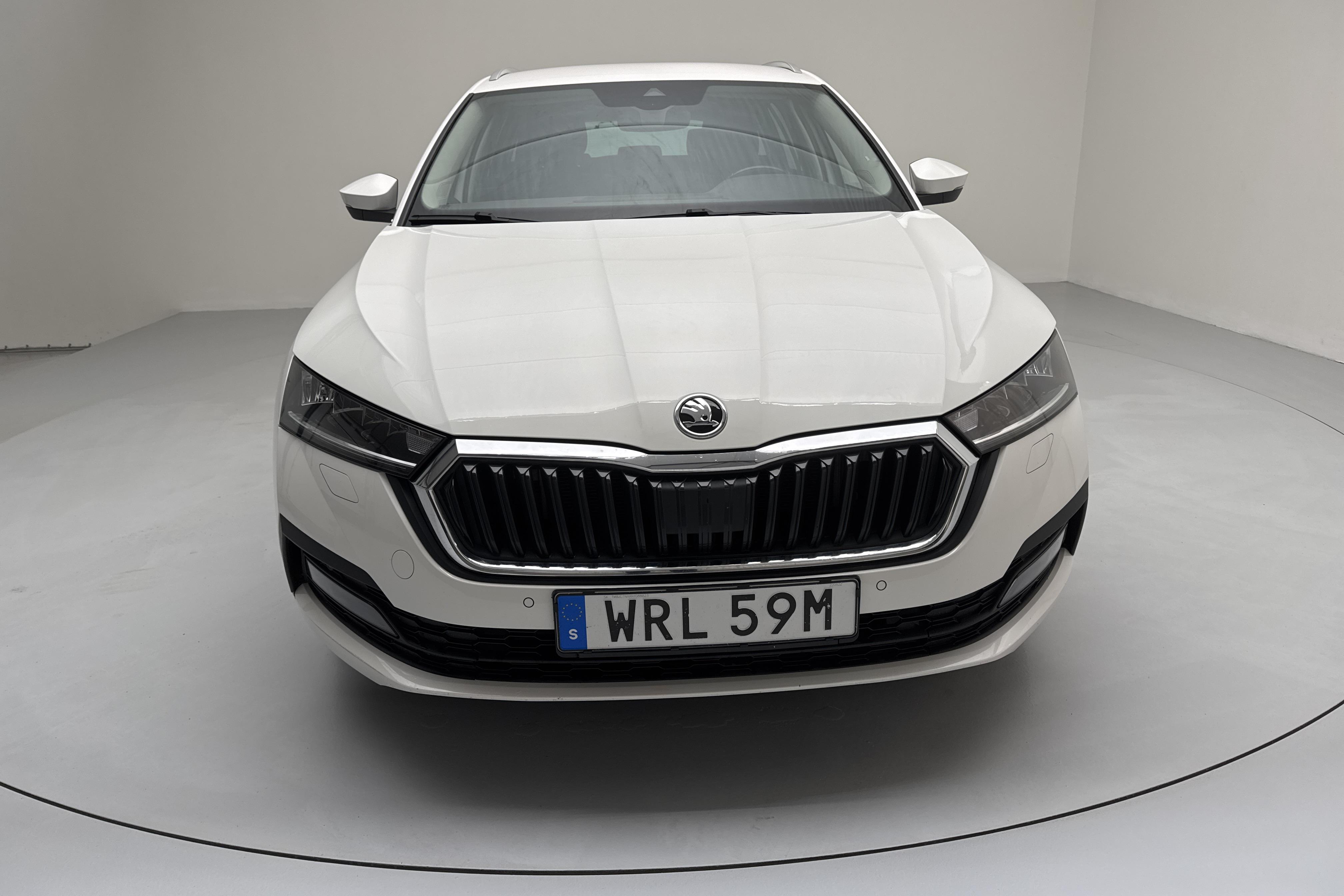 Skoda Octavia 2.0 TDI Combi (115hk) - 13 759 mil - Automat - vit - 2022