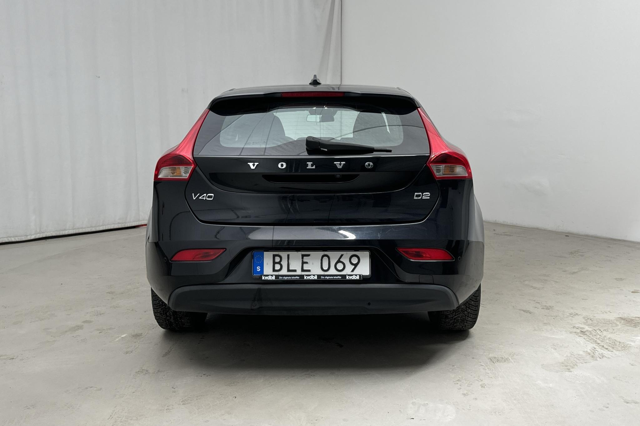 Volvo V40 D2 (115hk) - 136 490 km - Automatyczna - czarny - 2015