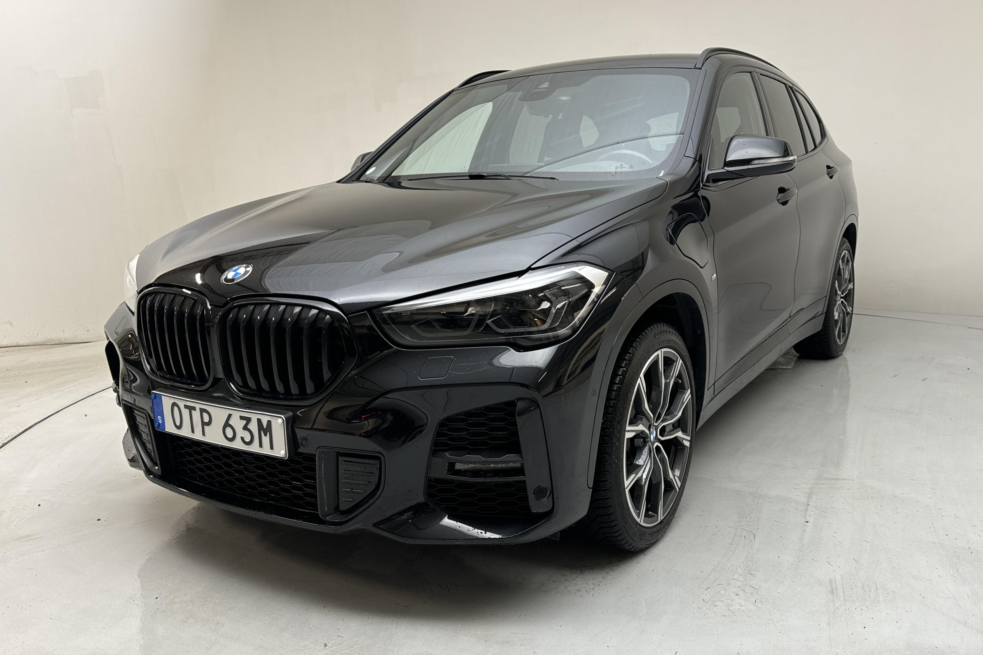 BMW X1 xDrive25e 9,7 kWh LCI, F48 (220hk) - 64 410 km - Automatic - black - 2021