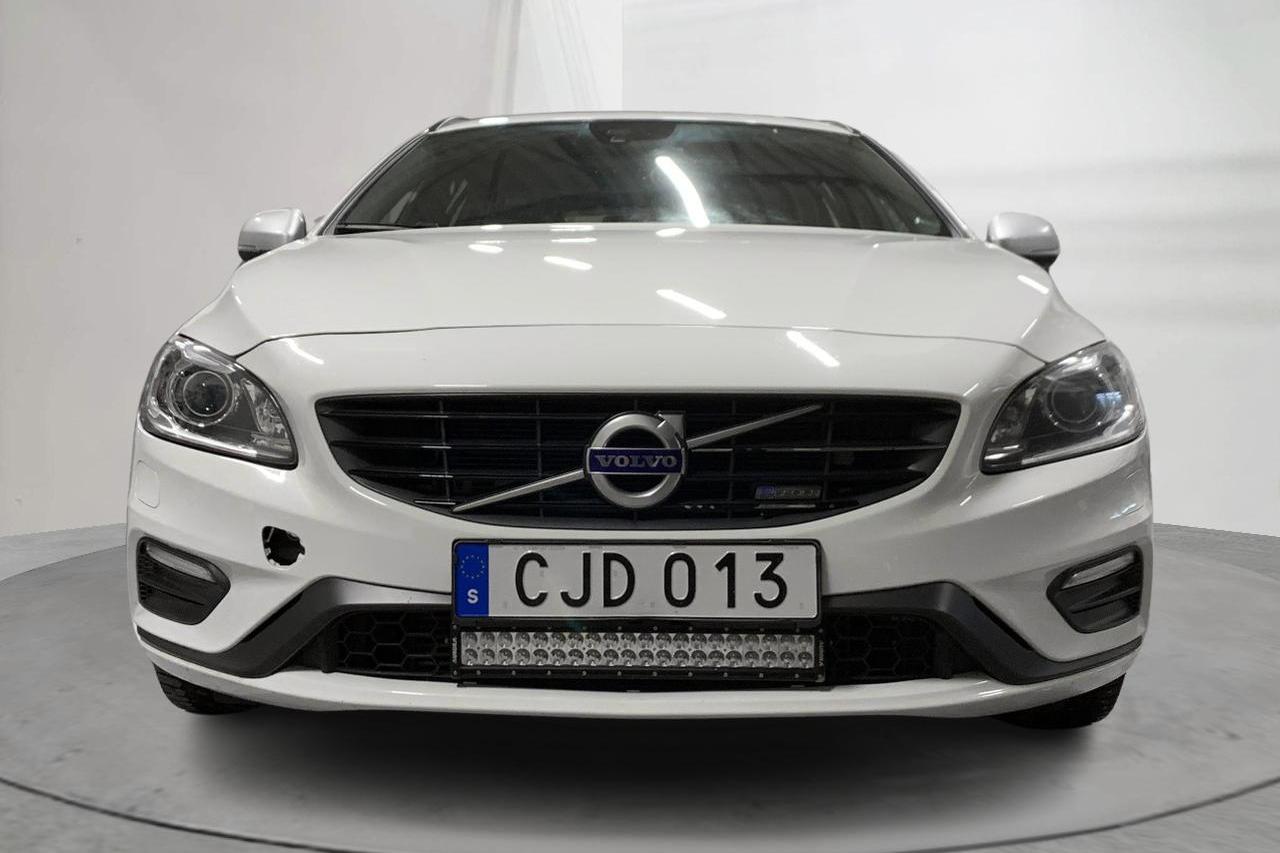 Volvo V60 D4 AWD (181hk) - 17 459 mil - Automat - vit - 2015