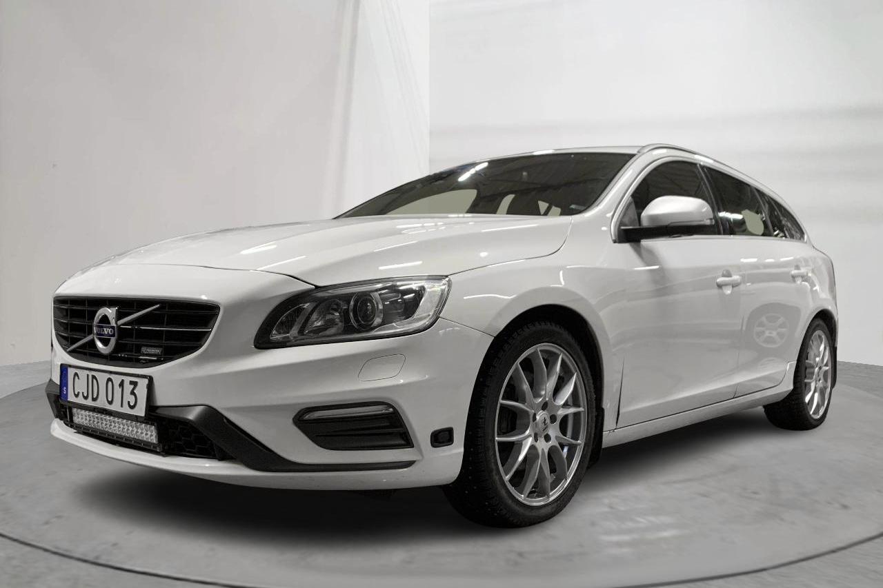 Volvo V60 D4 AWD (181hk) - 17 459 mil - Automat - vit - 2015