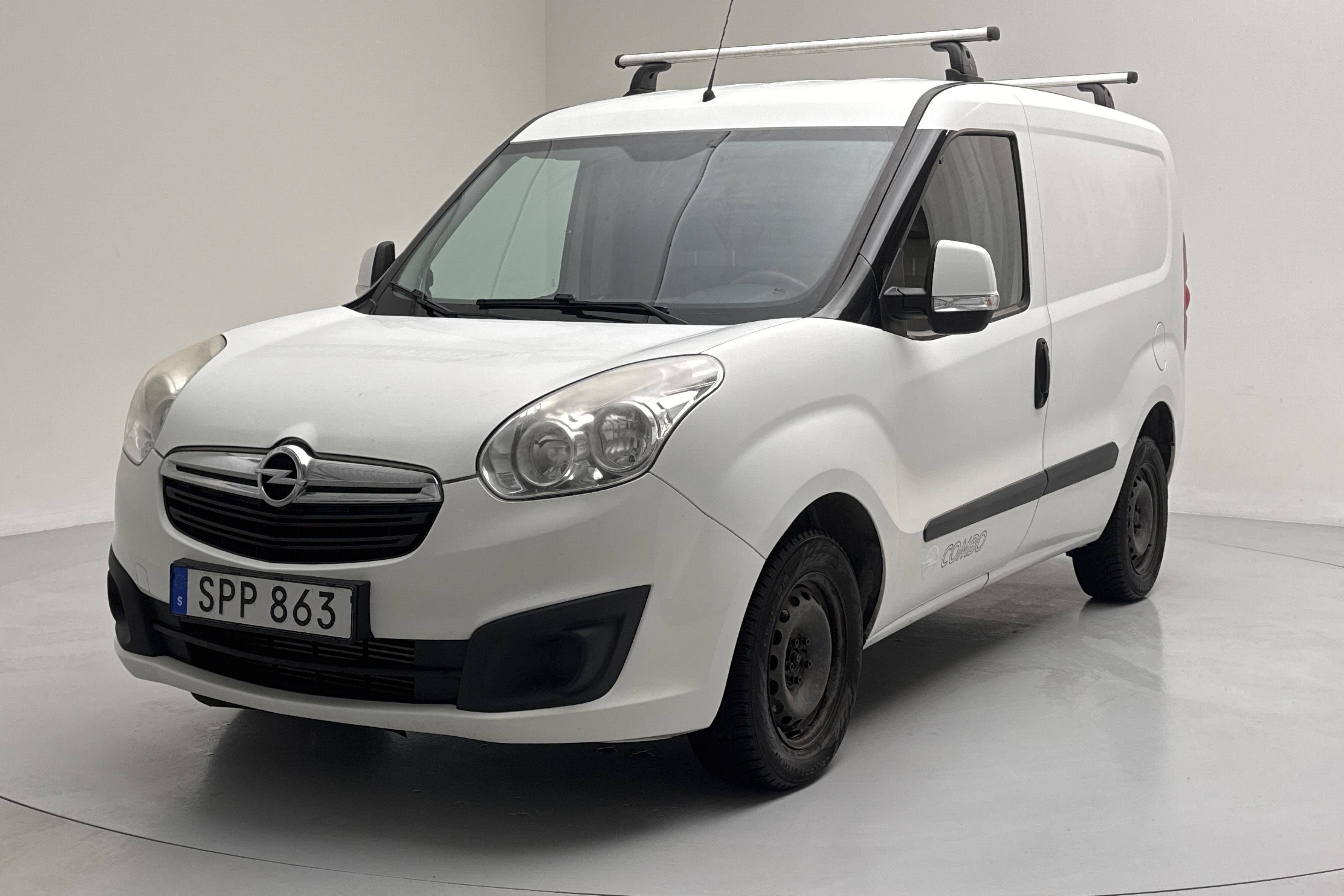 Opel Combo 1.3 CDTI Skåp (90hk) - 142 460 km - Käsitsi - valge - 2015