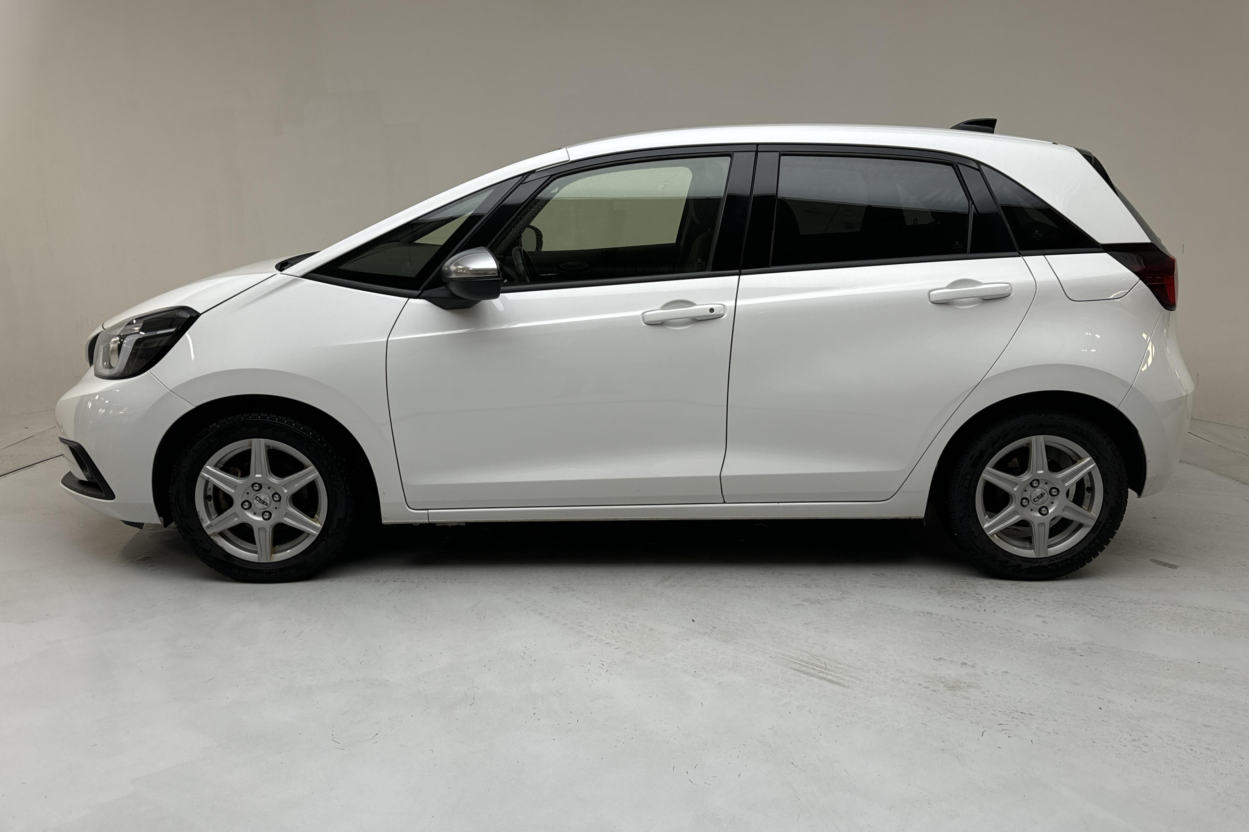 Honda Jazz 1.5 i-MMD Hybrid (97hk) - 60 000 km - Automatyczna - biały - 2021