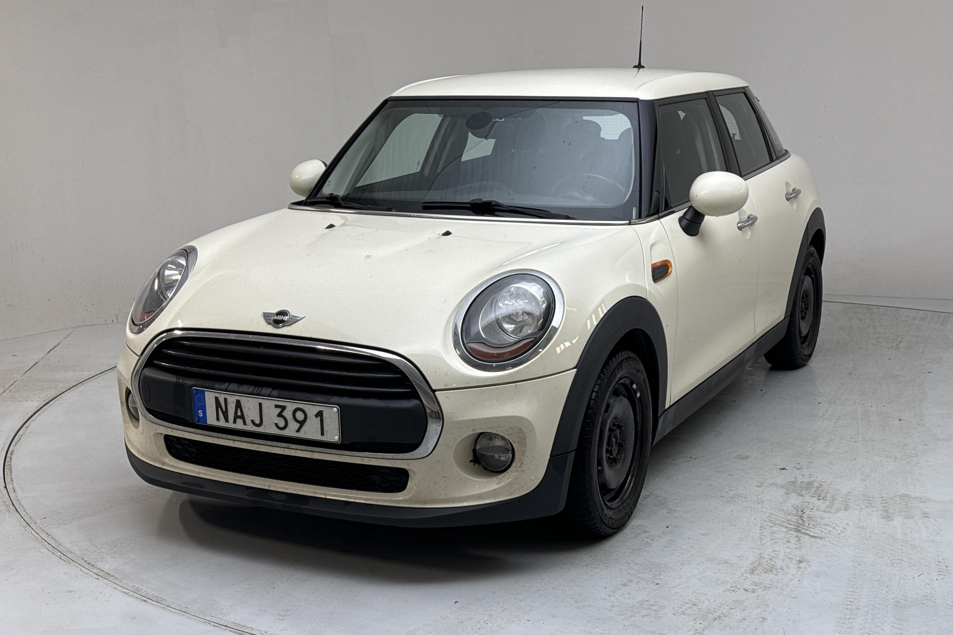 MINI One Hatch 5dr (102hk) - 185 000 km - Manuaalinen - valkoinen - 2016