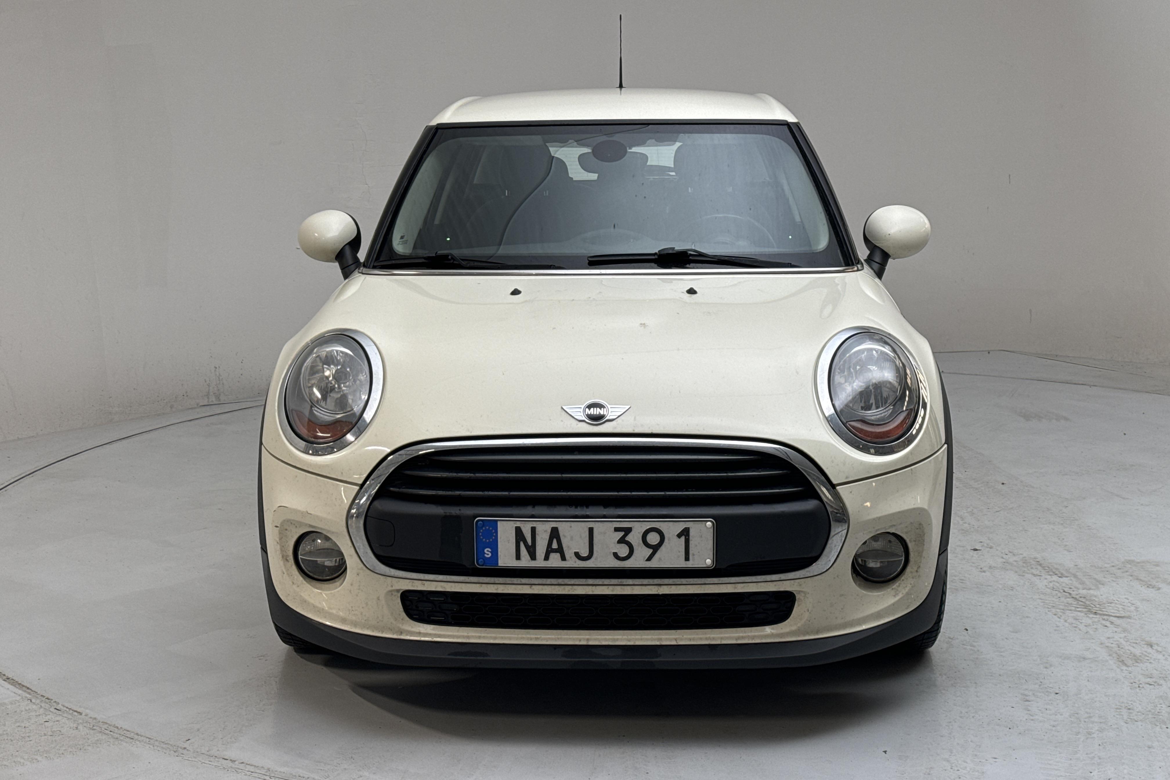 MINI One Hatch 5dr (102hk) - 185 000 km - Manuaalinen - valkoinen - 2016