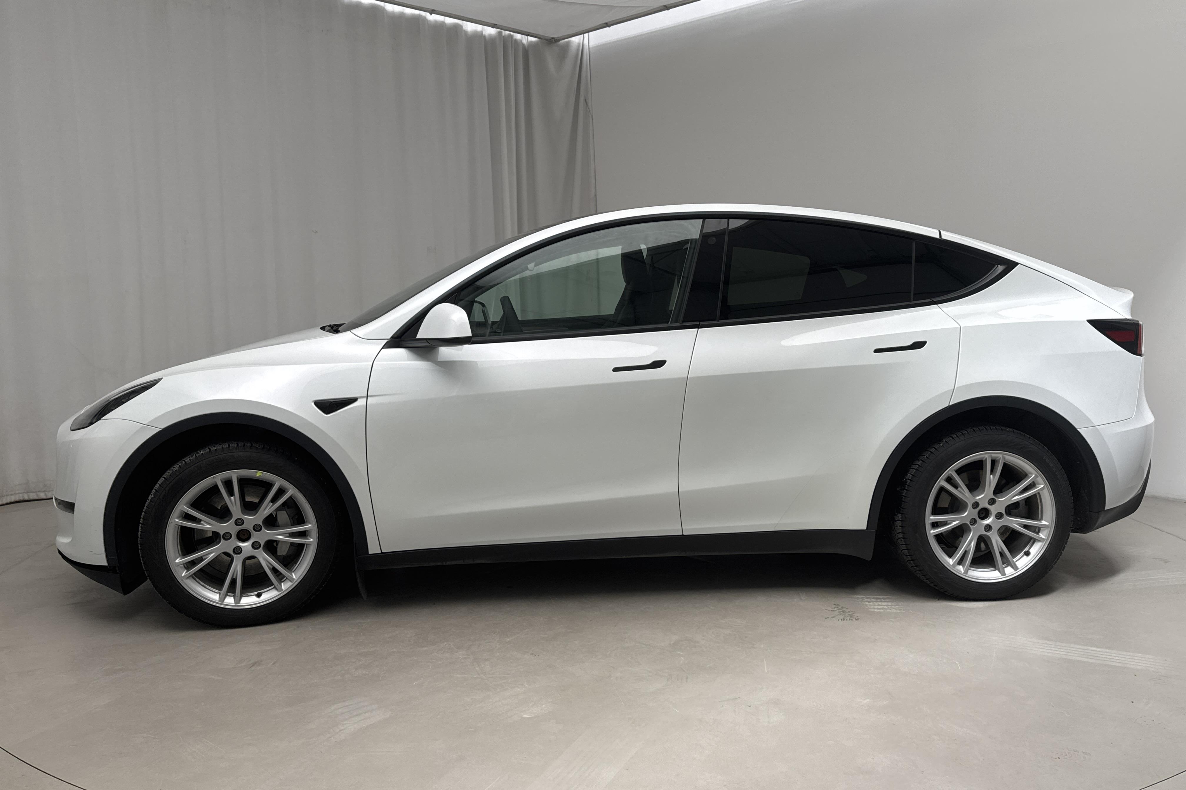 Tesla Model Y Long Range Dual Motor AWD - 51 260 km - Automatyczna - biały - 2023