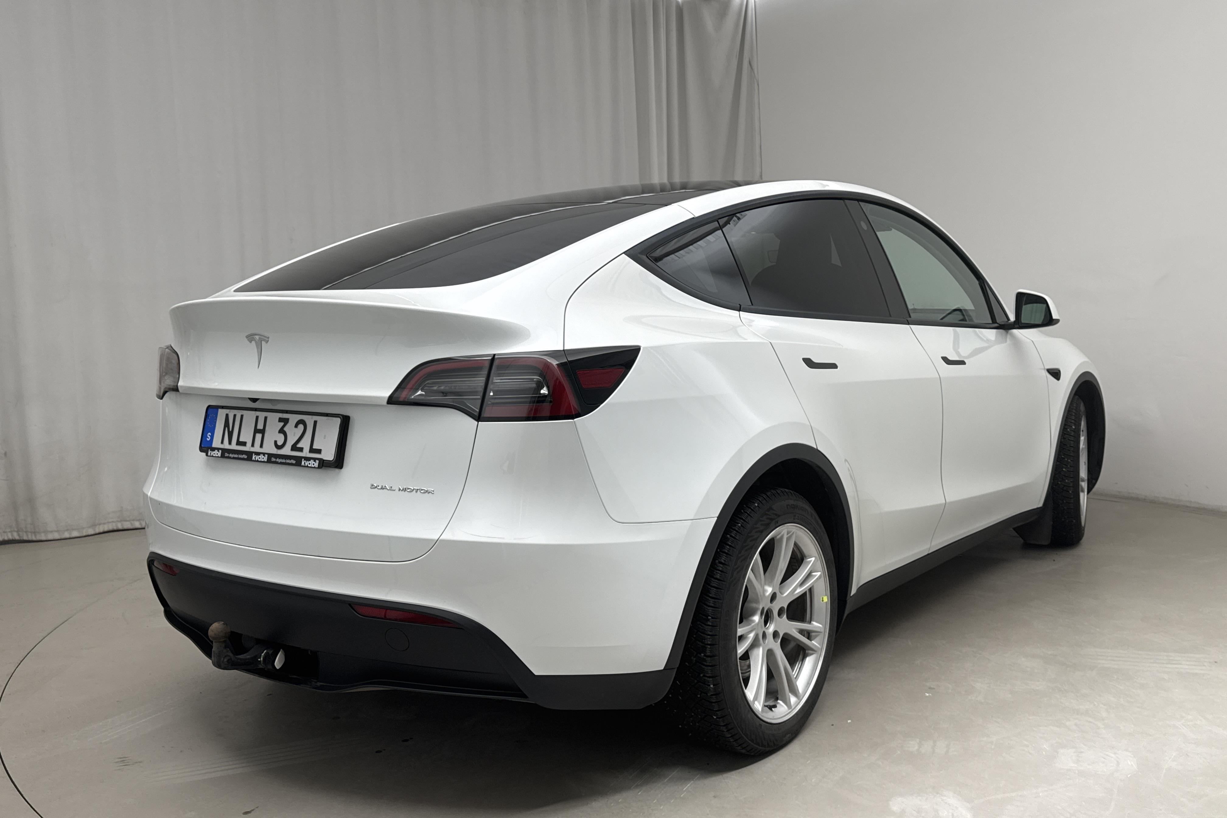 Tesla Model Y Long Range Dual Motor AWD - 51 260 km - Automatyczna - biały - 2023