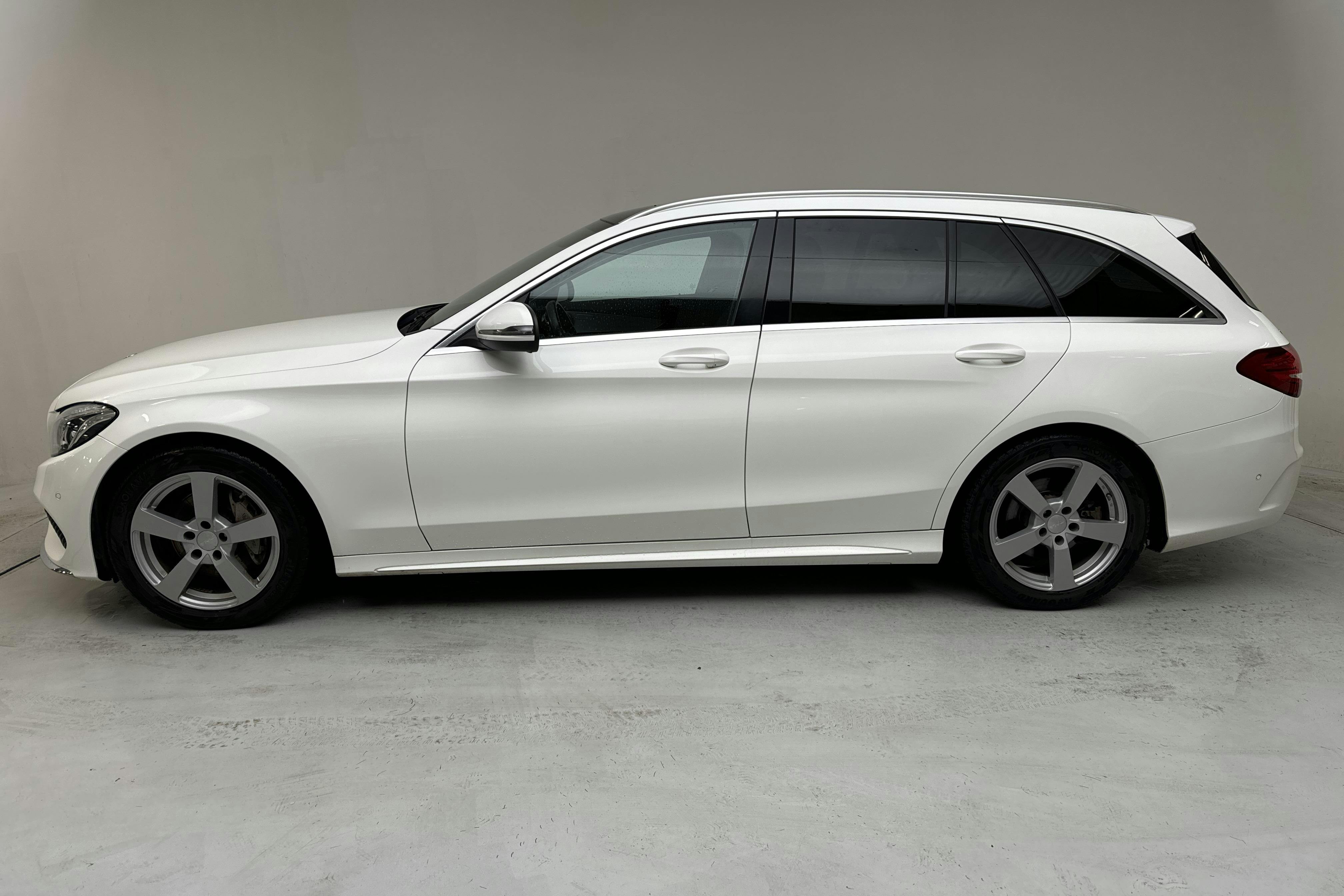 Mercedes C 220 d Kombi S205 (170hk) - 74 870 km - Automatyczna - biały - 2018