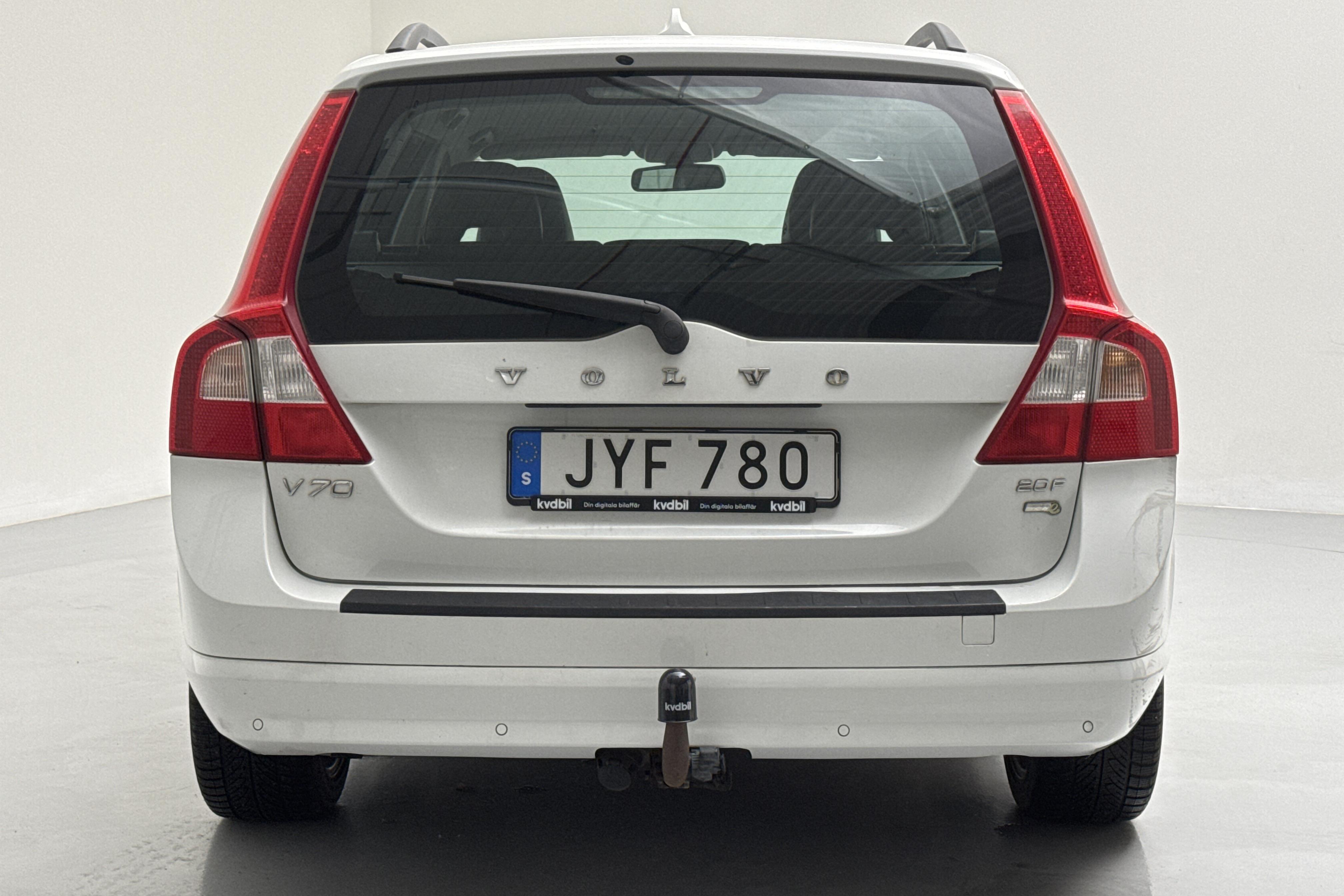 Volvo V70 II 2.0F (145hk) - 256 260 km - Automaattinen - valkoinen - 2010