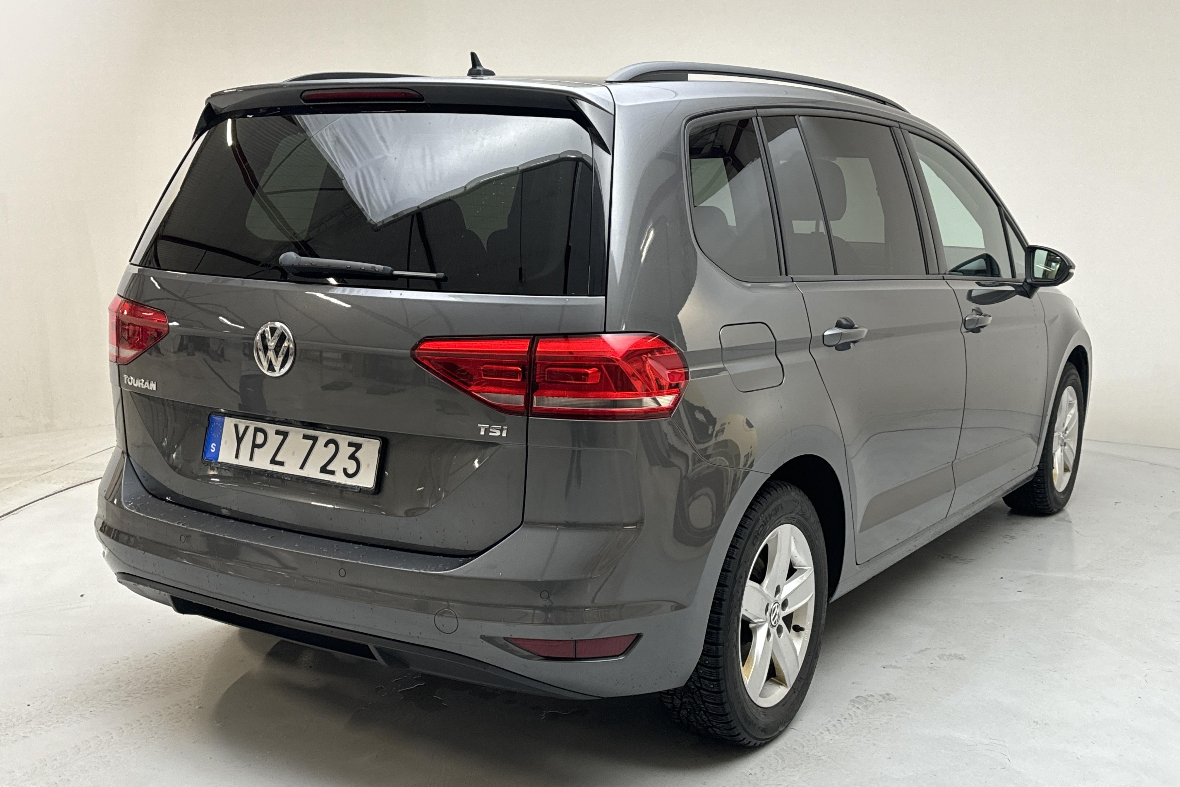 VW Touran 1.2 TSI (110hk) - 109 490 km - Käsitsi - Dark Brown - 2018