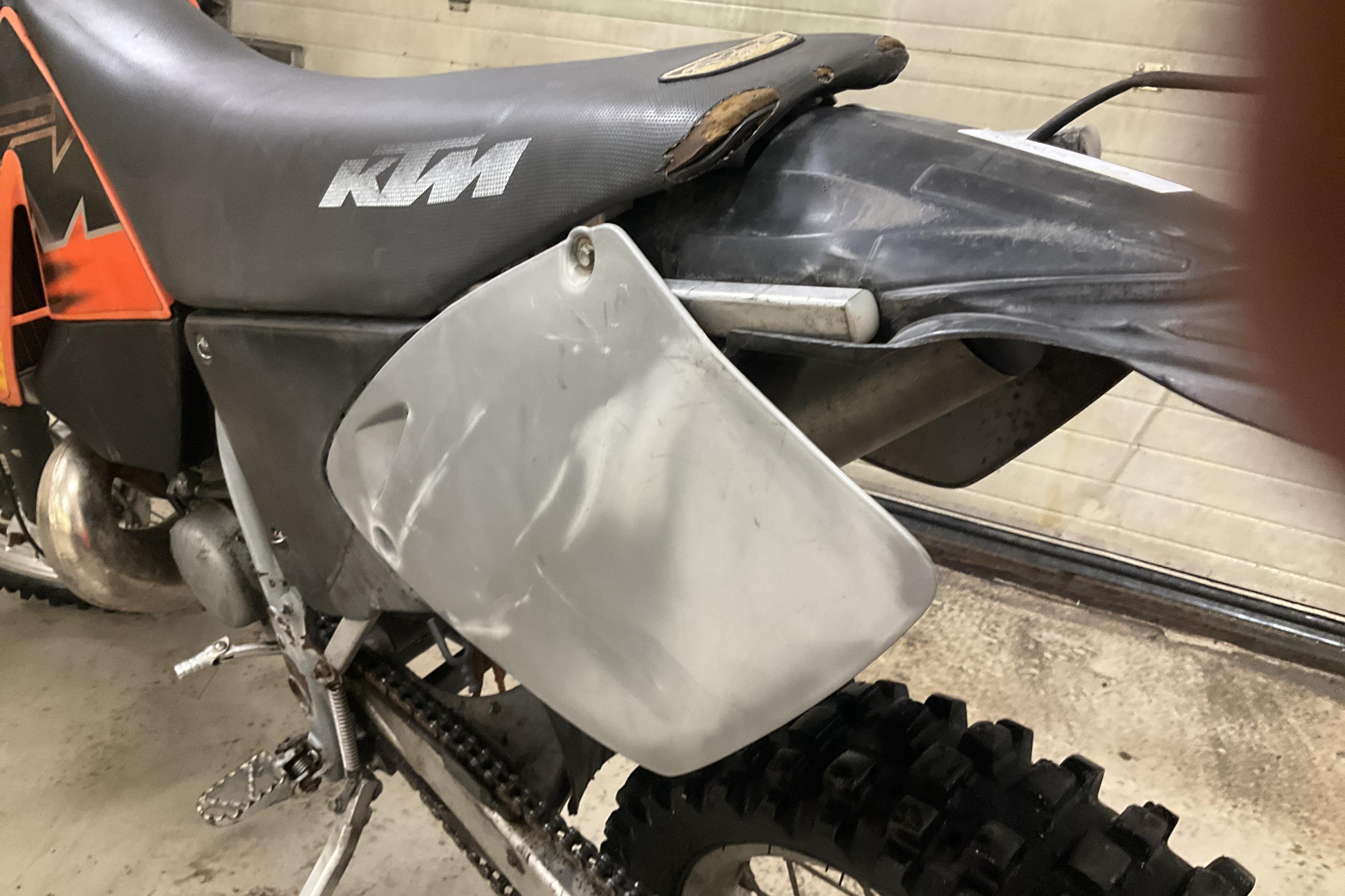 KTM 200 EXC Motorcykel Reparationsobjekt/reservdelsenhet - 0 km - Manual - 1999