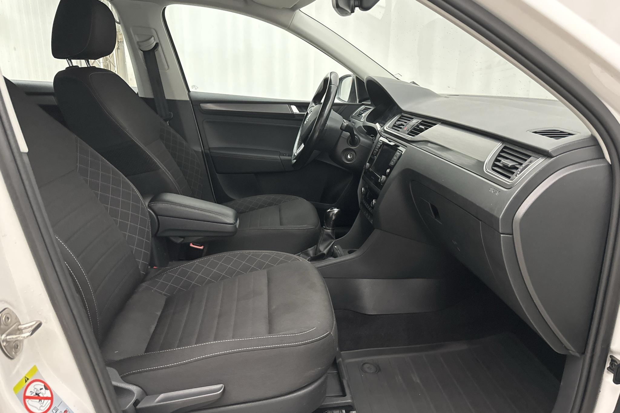 Skoda Rapid 1.4 TDI Spaceback (90hk) - 98 560 km - Manualna - biały - 2018