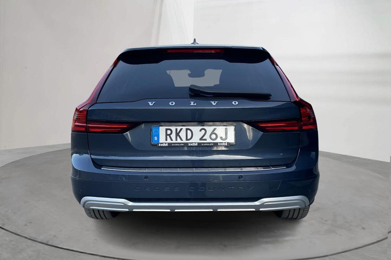 Volvo V90 B5 Cross Country AWD Mildhybrid, Diesel (235hk) - 110 850 km - Automaatne - Dark Blue - 2023