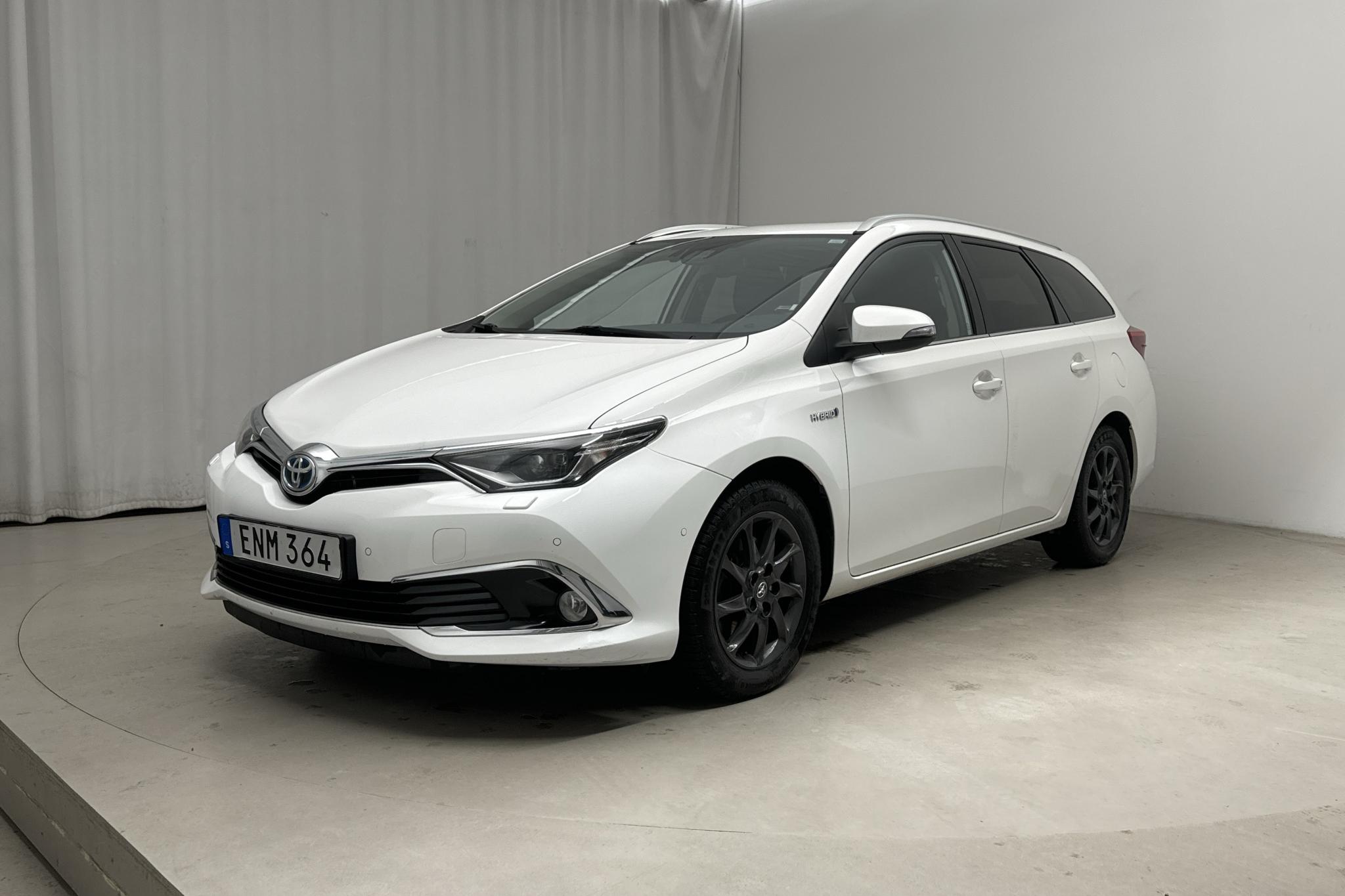 Toyota Auris 1.8 HSD Touring Sports (99hk) - 85 140 km - Automatic - white - 2017