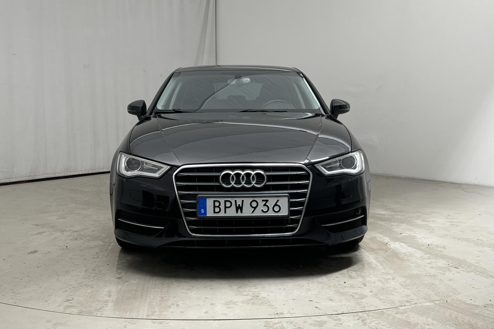 Audi A3 1.4 TFSI Sportback (122hk) - 16 145 mil - Manuell - svart - 2014