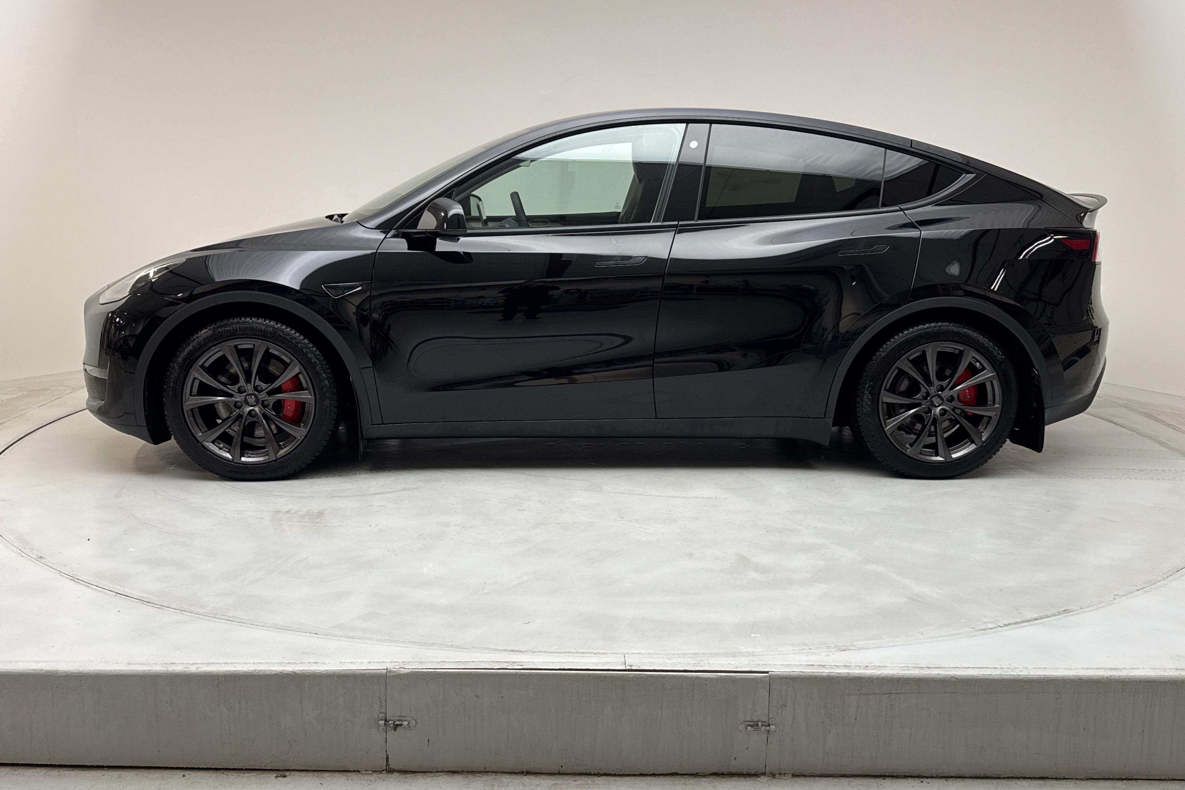 Tesla Model Y Performance Dual Motor AWD - 70 400 km - Automatic - black - 2023