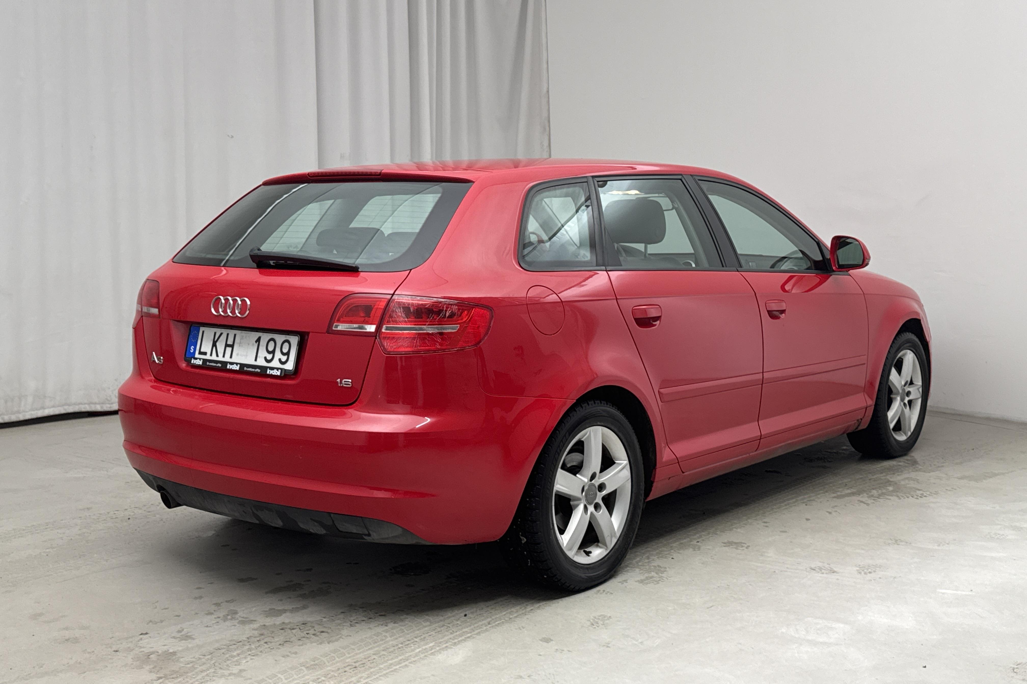 Audi A3 1.6 E85 Sportback (102hk) - 55 530 km - Manual - red - 2009