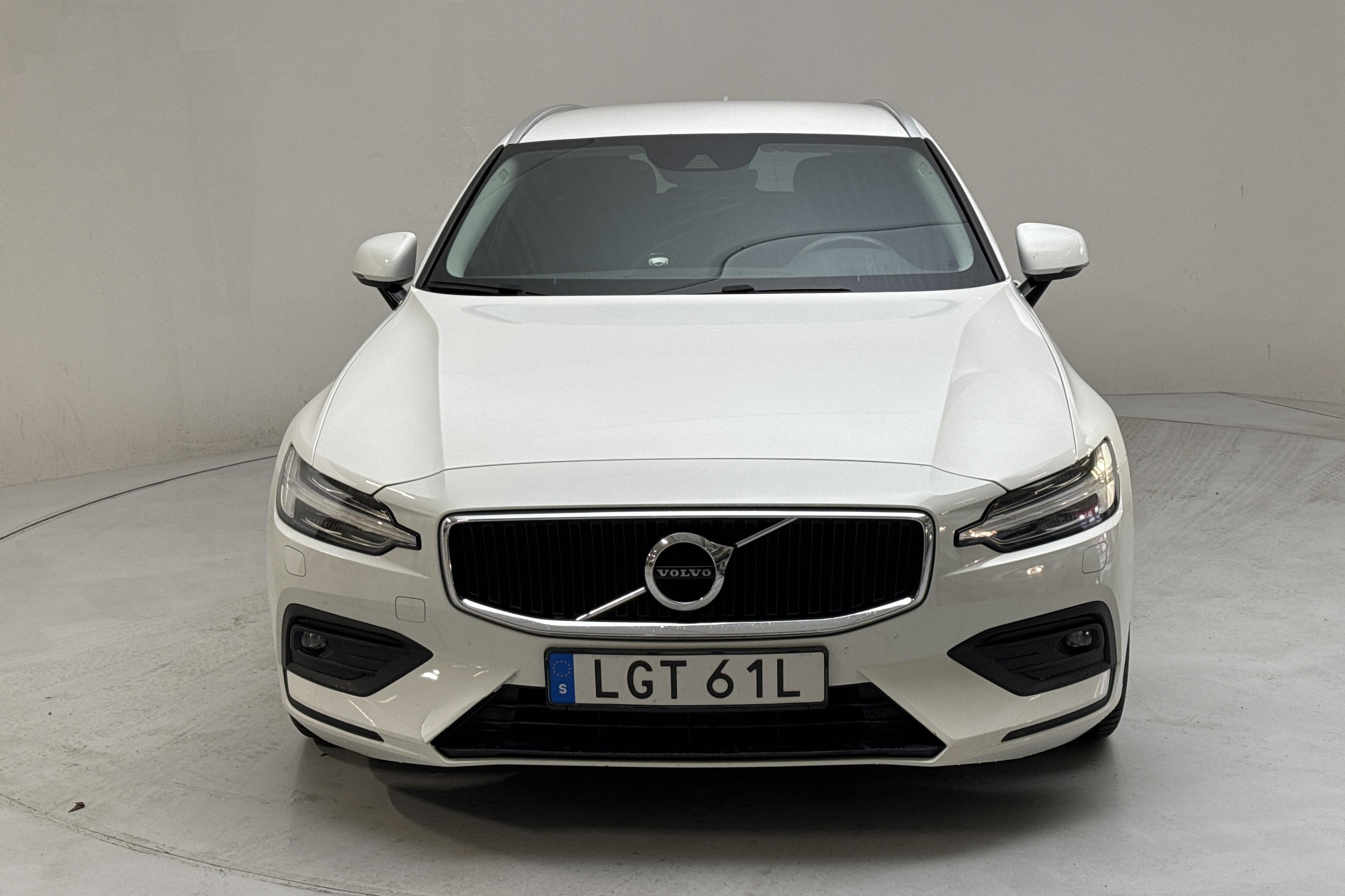 Volvo V60 B4 Mildhybrid, Diesel (197hk) - 8 031 mil - Automat - vit - 2021