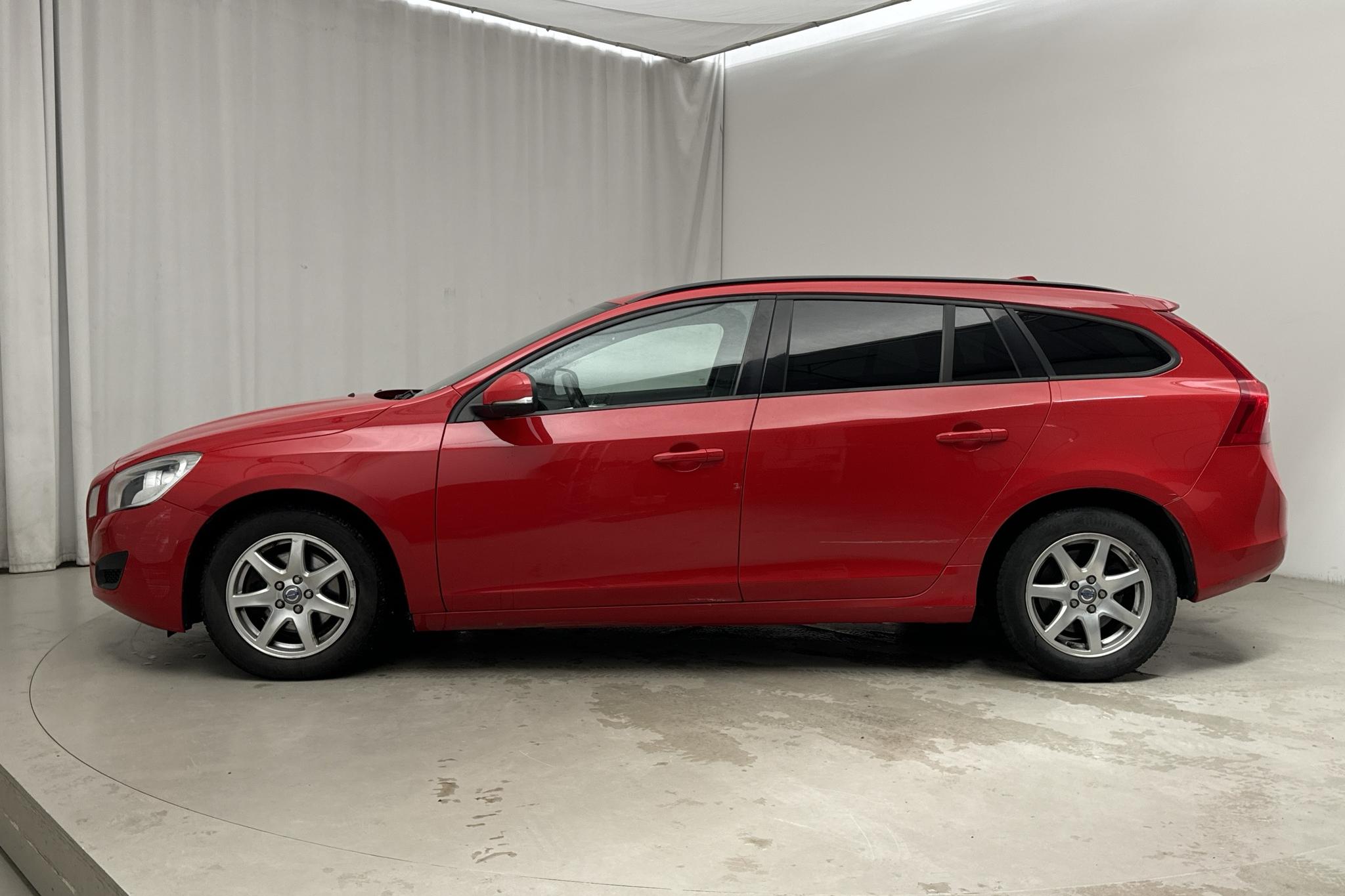 Volvo V60 1.6D DRIVe (115hk) - 142 380 km - Manual - red - 2012