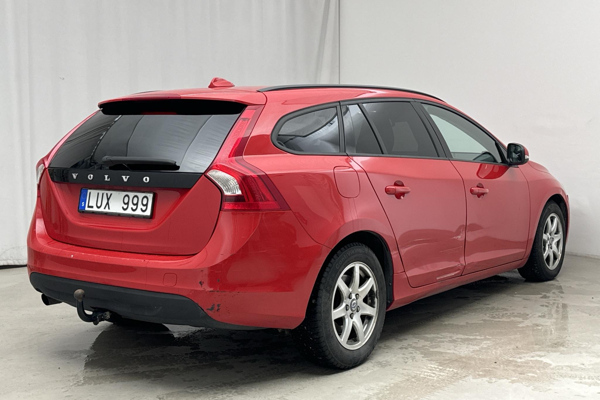 Volvo V60 1.6D DRIVe (115hk) - 142 380 km - Manual - red - 2012