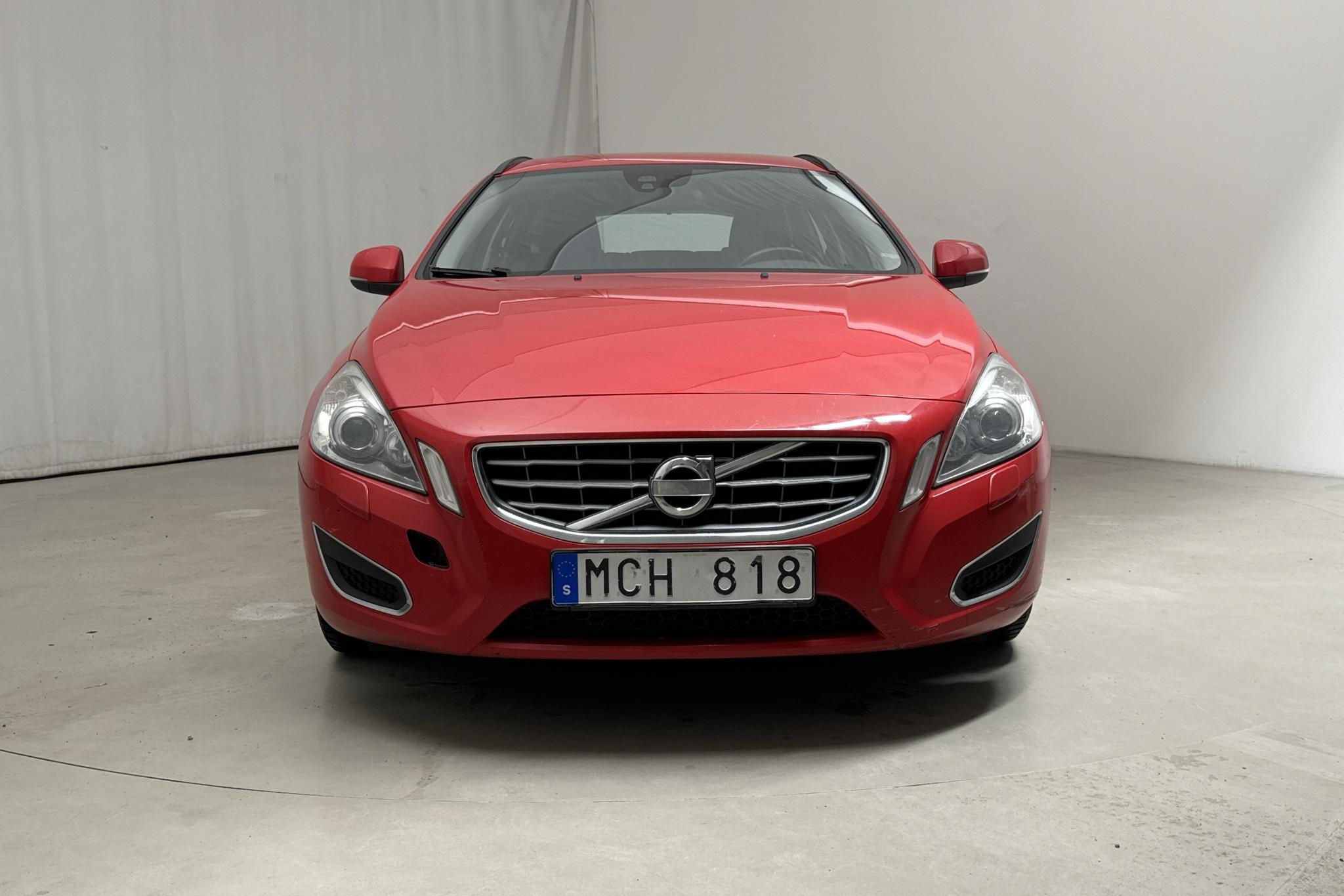 Volvo V60 D3 (163hk) - 294 160 km - Manualna - czerwony - 2012