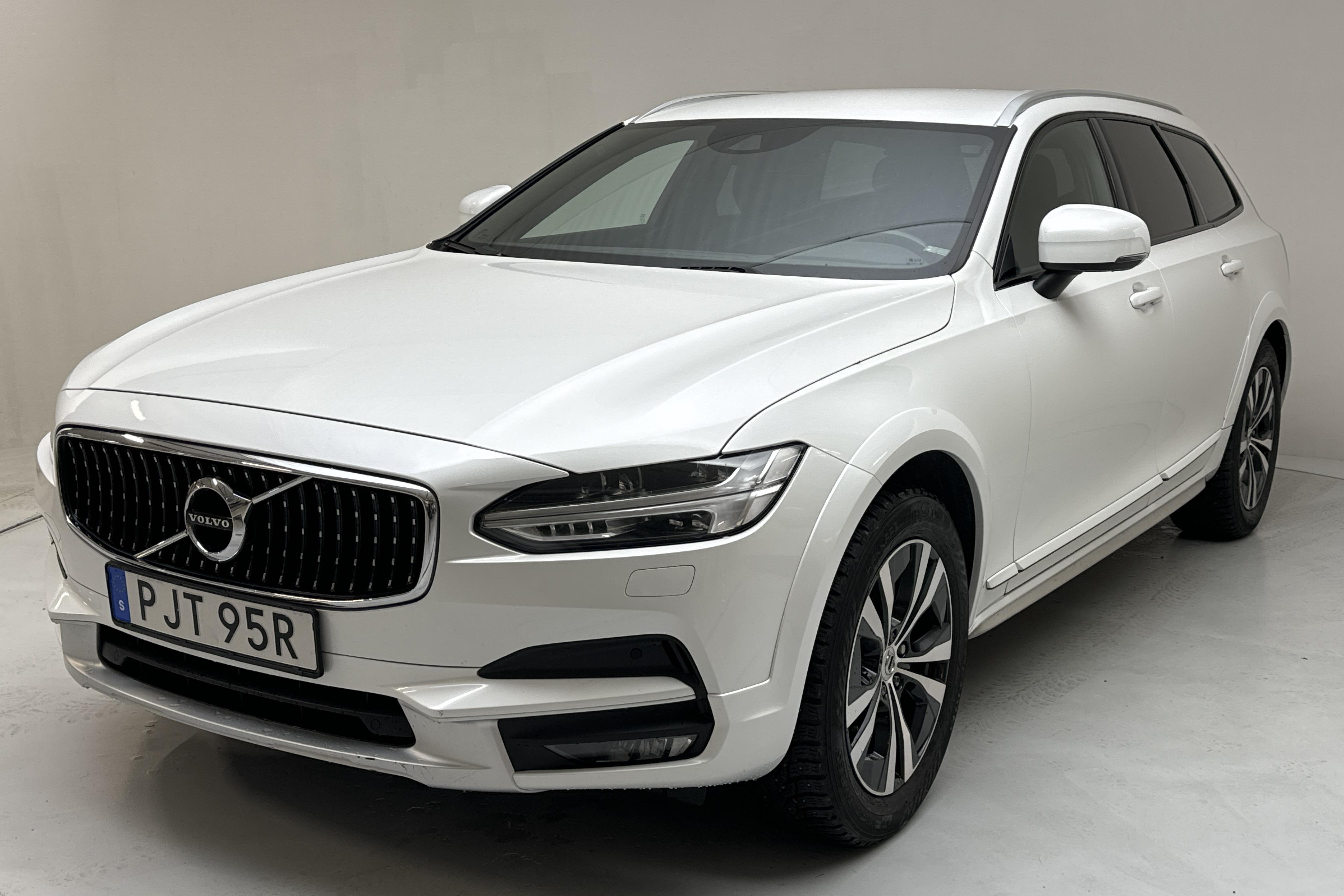 Volvo V90 D4 Cross Country AWD (190hk) - 15 205 mil - Automat - vit - 2020