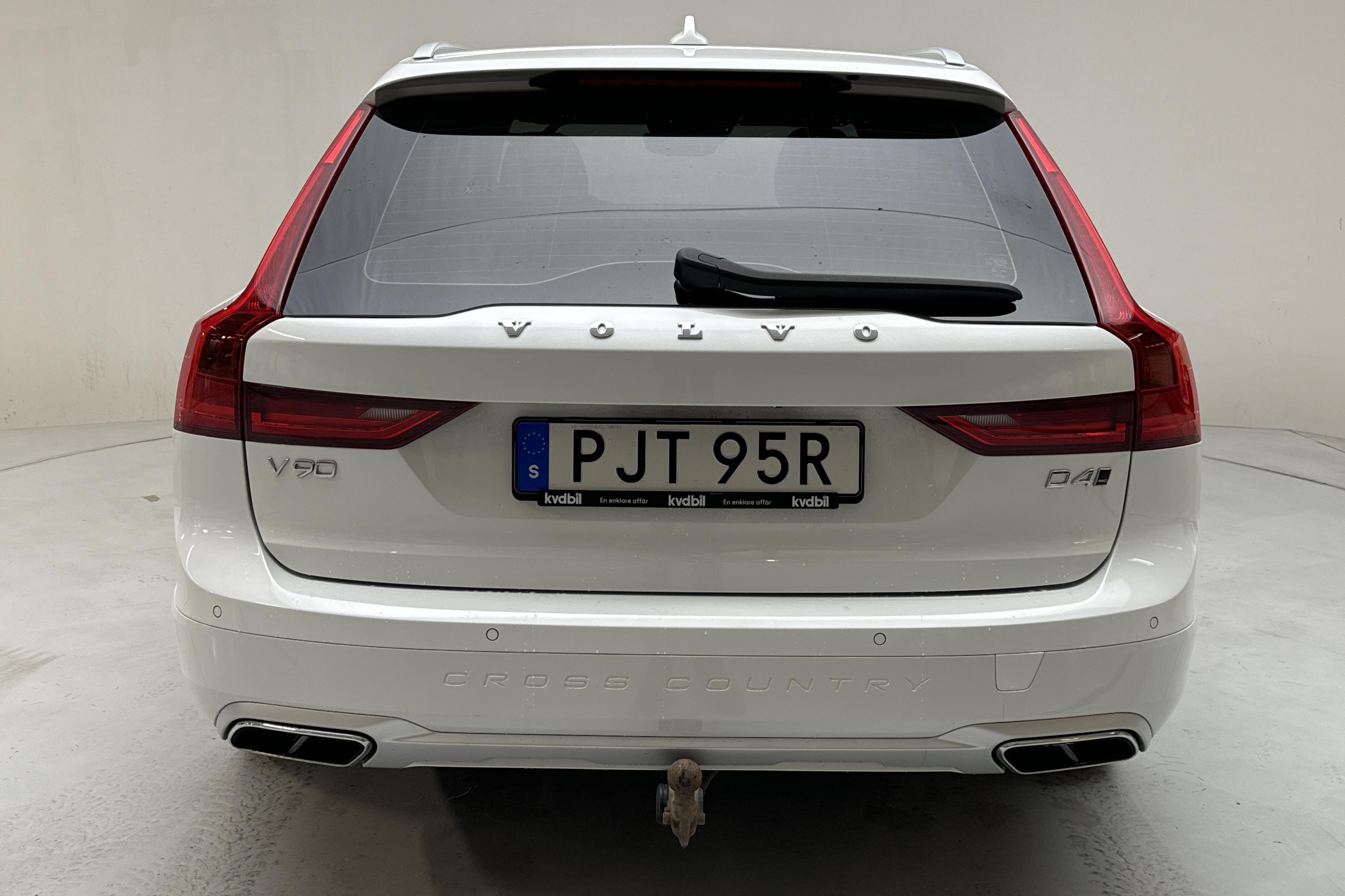 Volvo V90 D4 Cross Country AWD (190hk) - 15 205 mil - Automat - vit - 2020