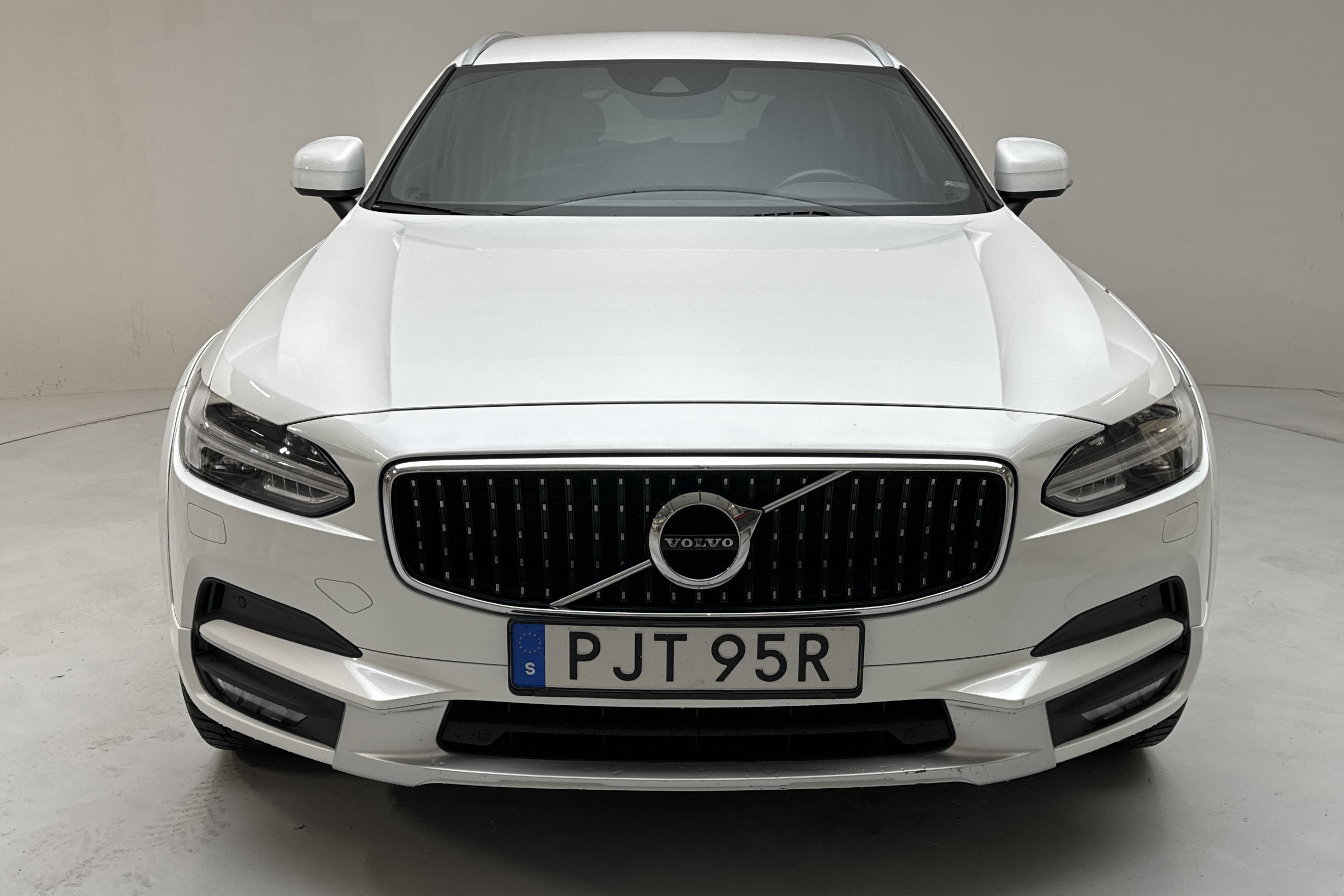 Volvo V90 D4 Cross Country AWD (190hk) - 15 205 mil - Automat - vit - 2020