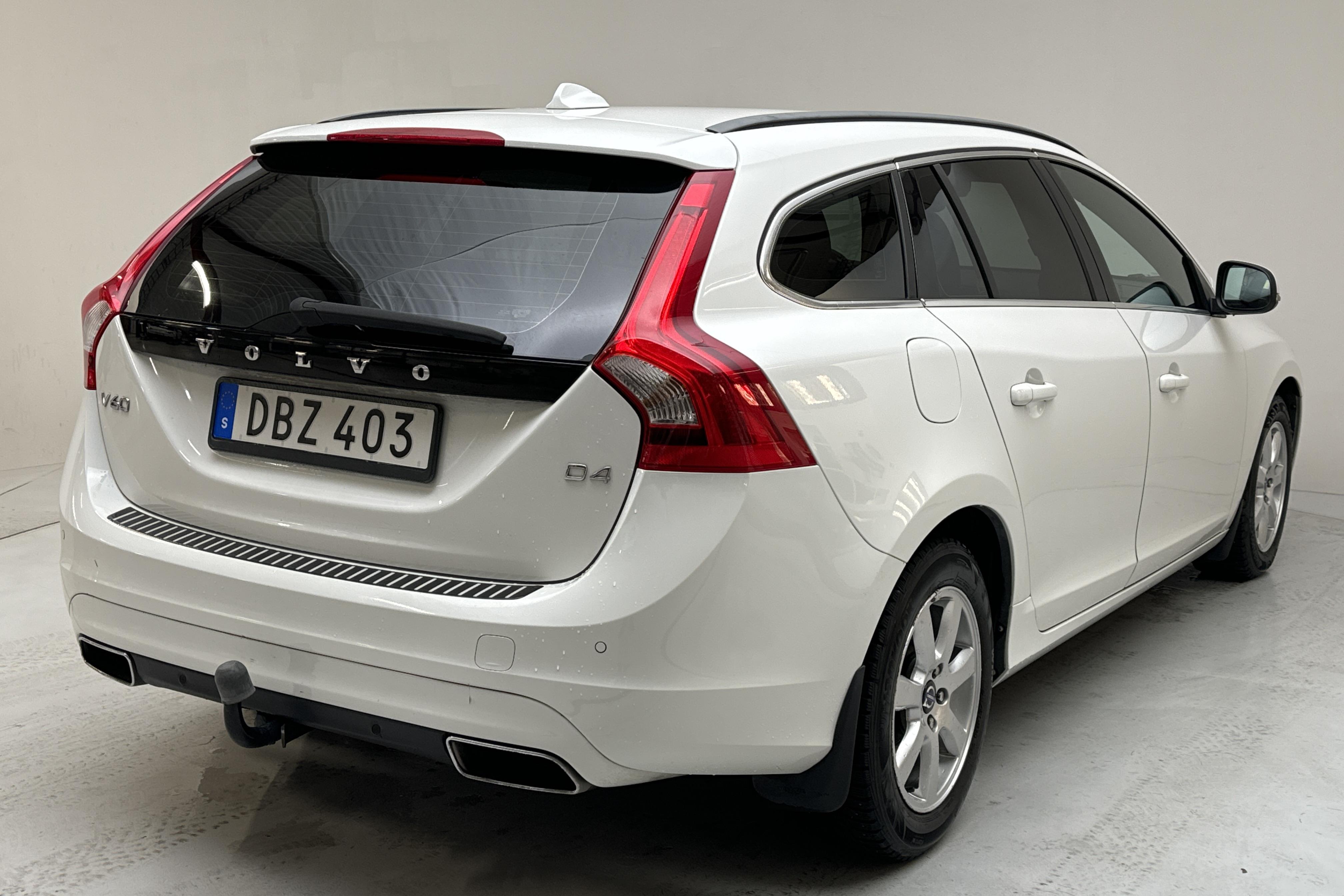 Volvo V60 D4 (181hk) - 17 808 mil - Automat - vit - 2014