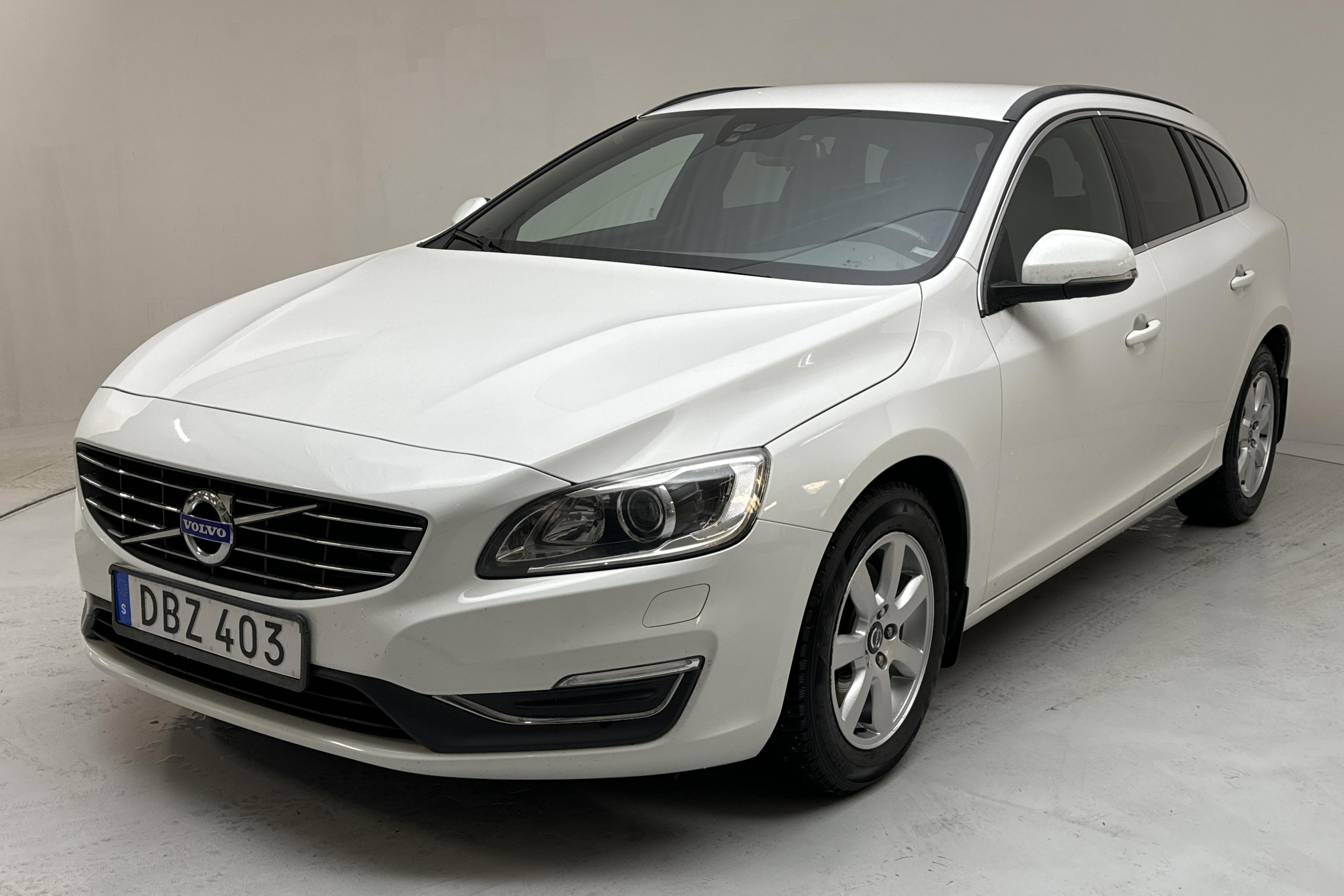 Volvo V60 D4 (181hk) - 17 808 mil - Automat - vit - 2014