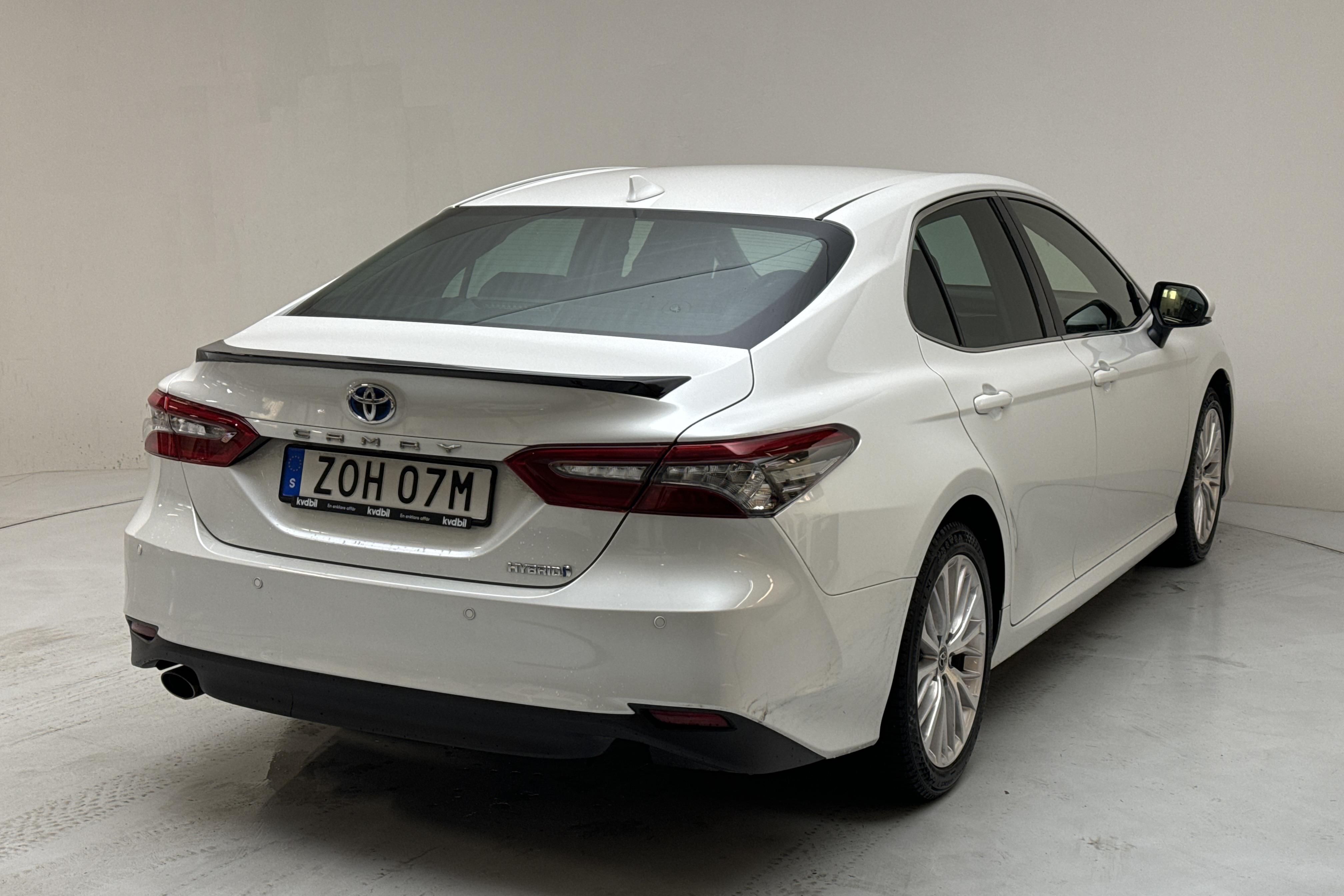 Toyota Camry 2.5 Hybrid (218hk) - 43 100 km - Automaatne - valge - 2022